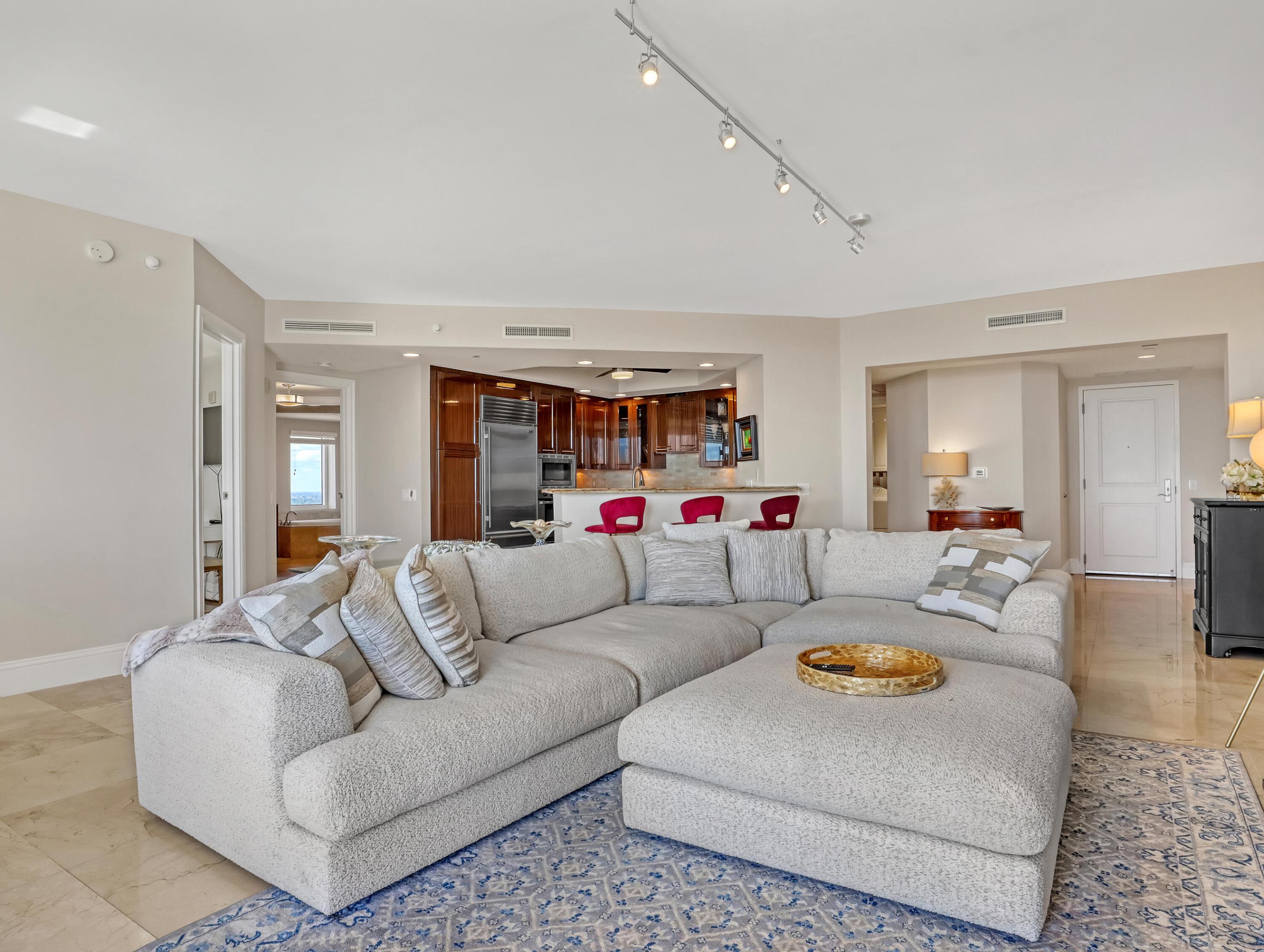 2700 N Ocean Drive 2105b