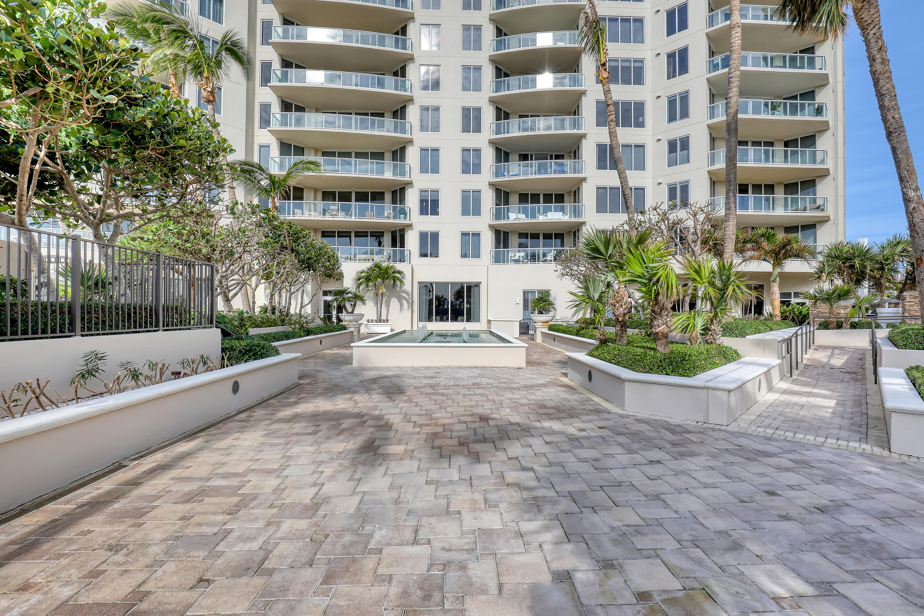 2700 N Ocean Drive 2105b