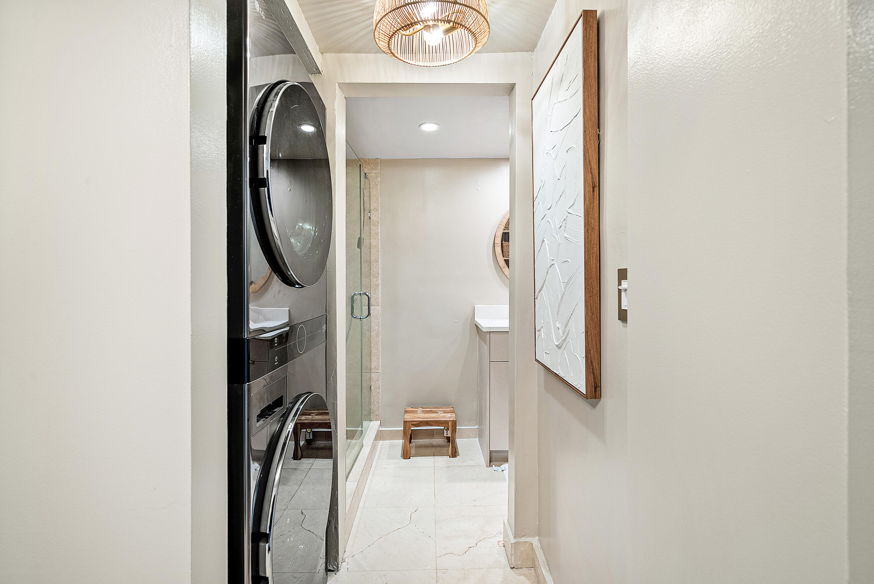 2100 S Ocean Lane 101