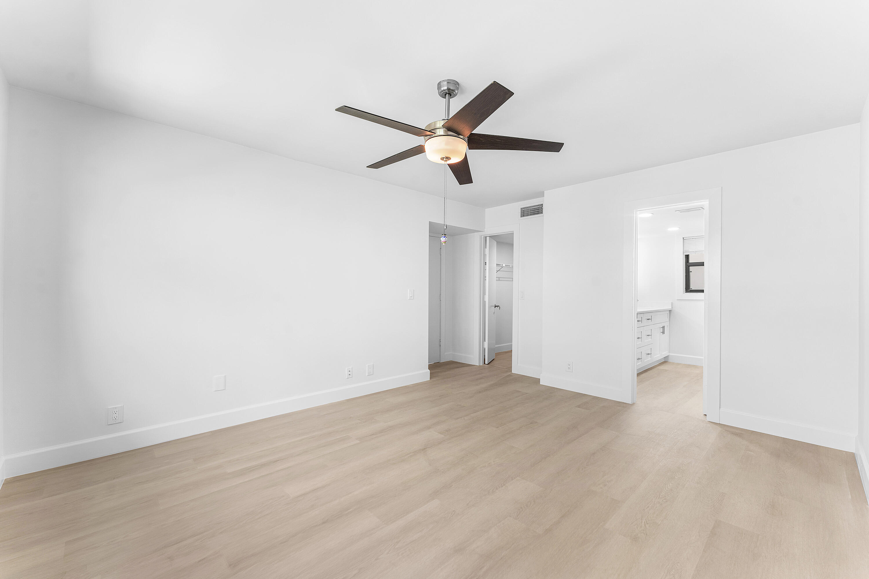 1040 Homewood Boulevard L202