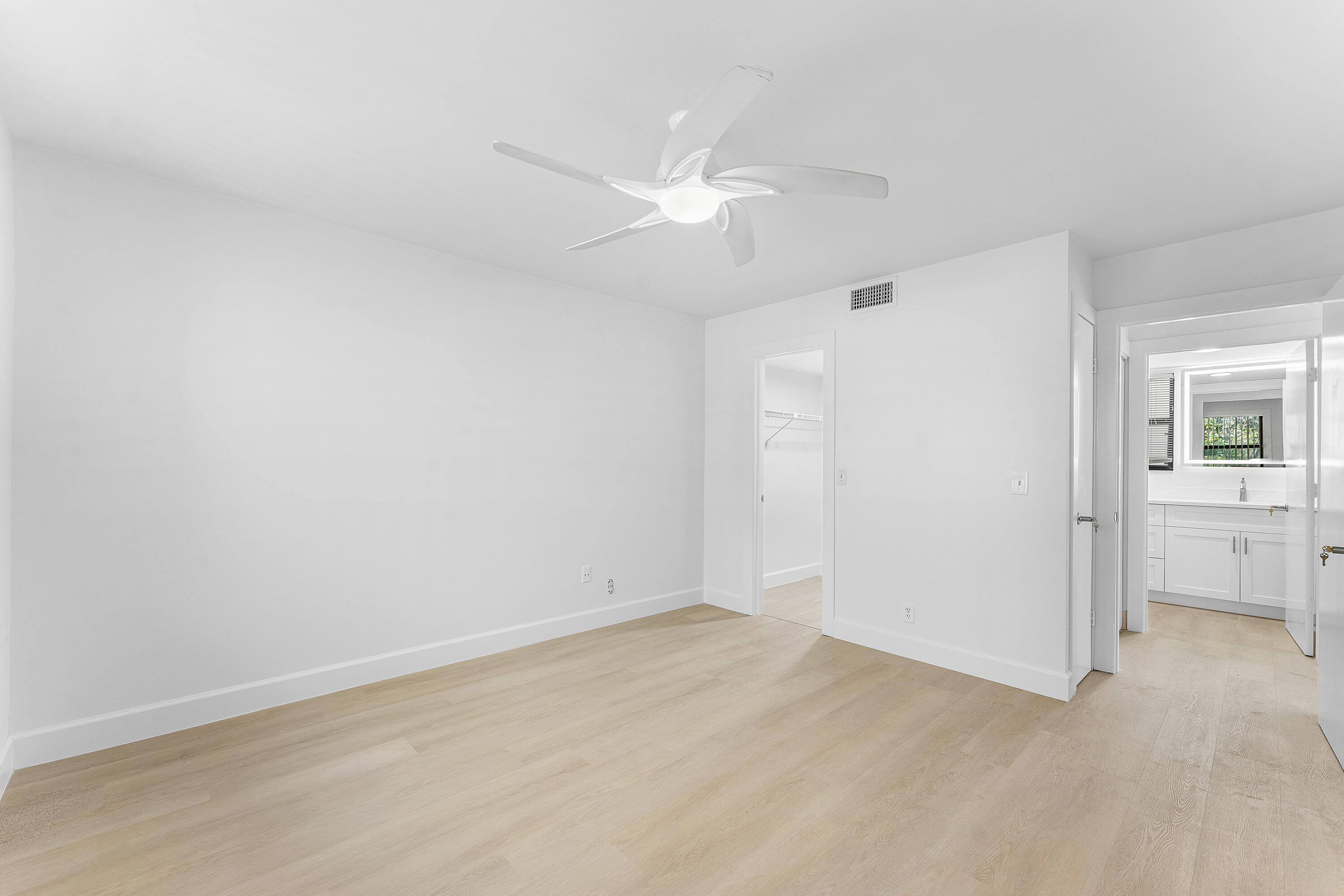 1040 Homewood Boulevard L202