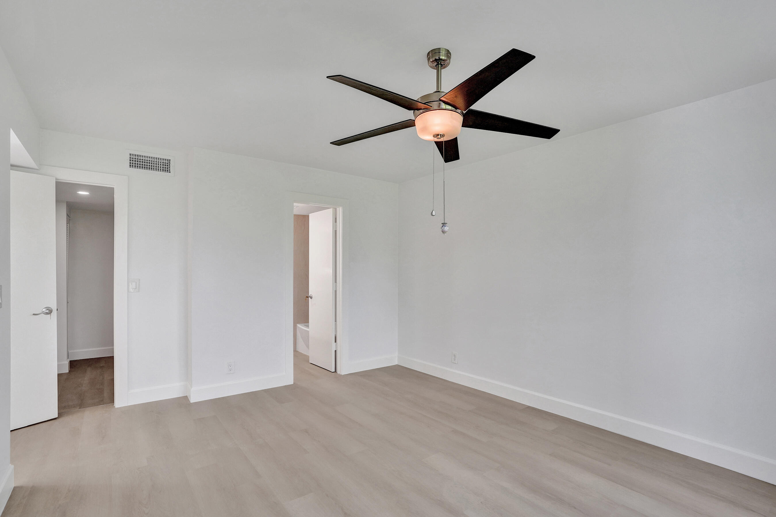 1040 Homewood Boulevard L202