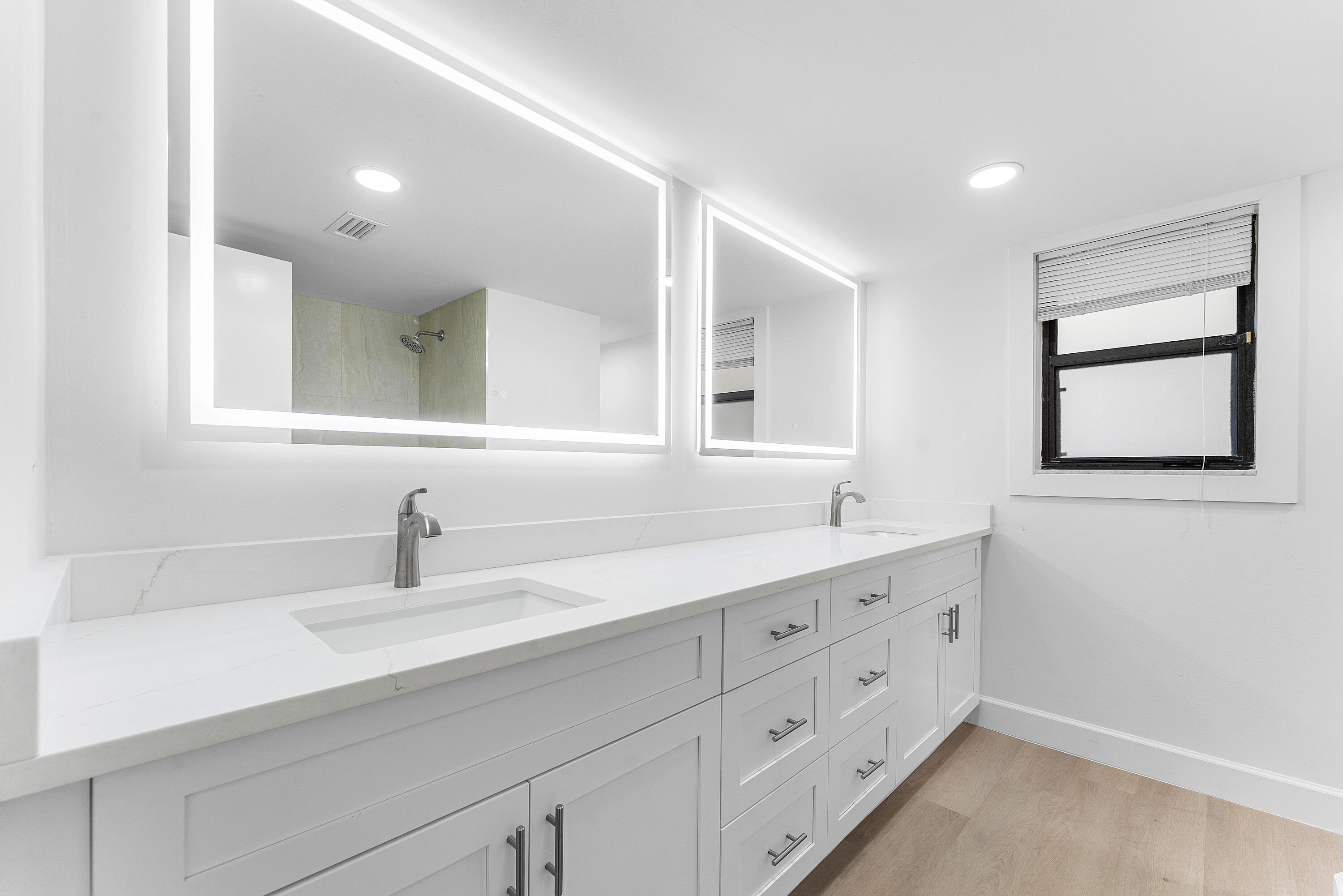 1040 Homewood Boulevard L202