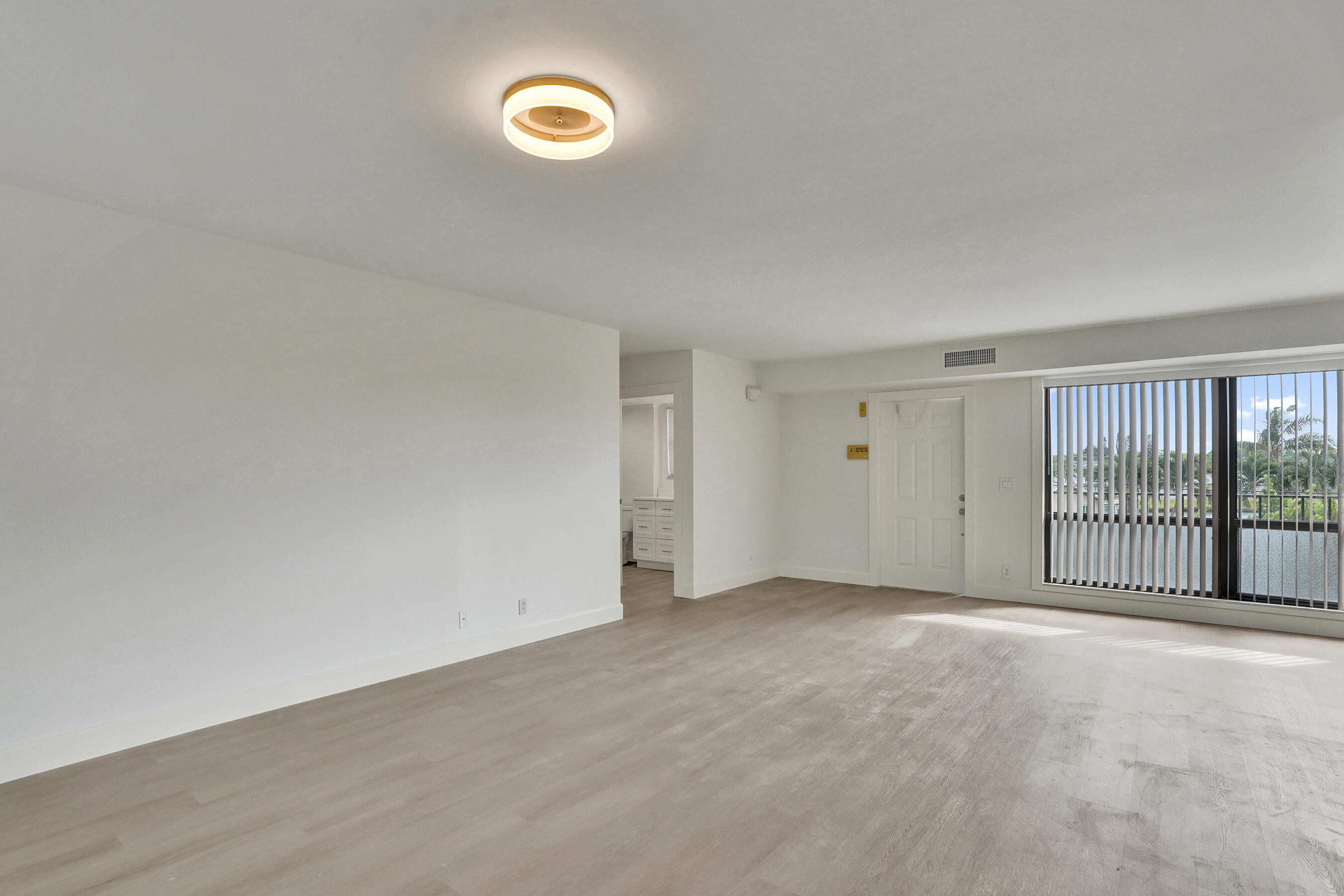 1040 Homewood Boulevard L202