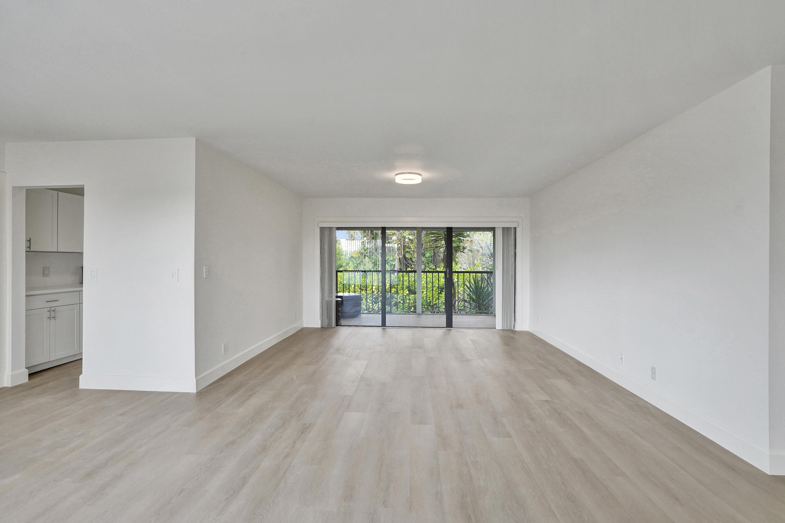 1040 Homewood Boulevard L202