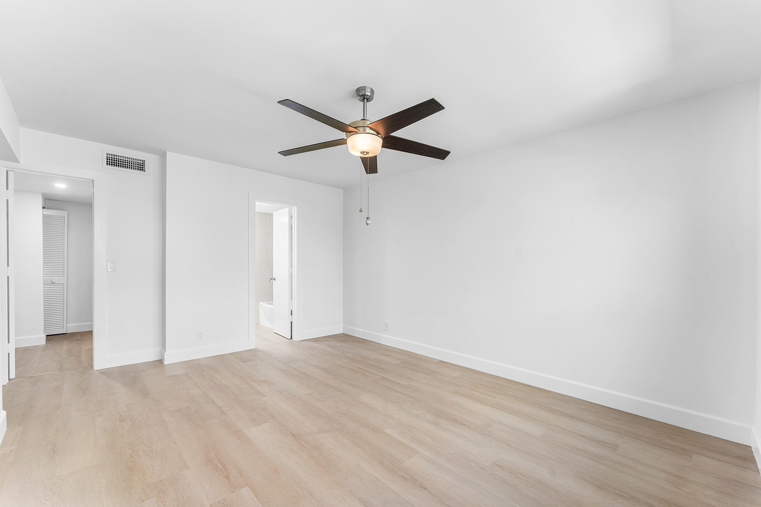 1040 Homewood Boulevard L202