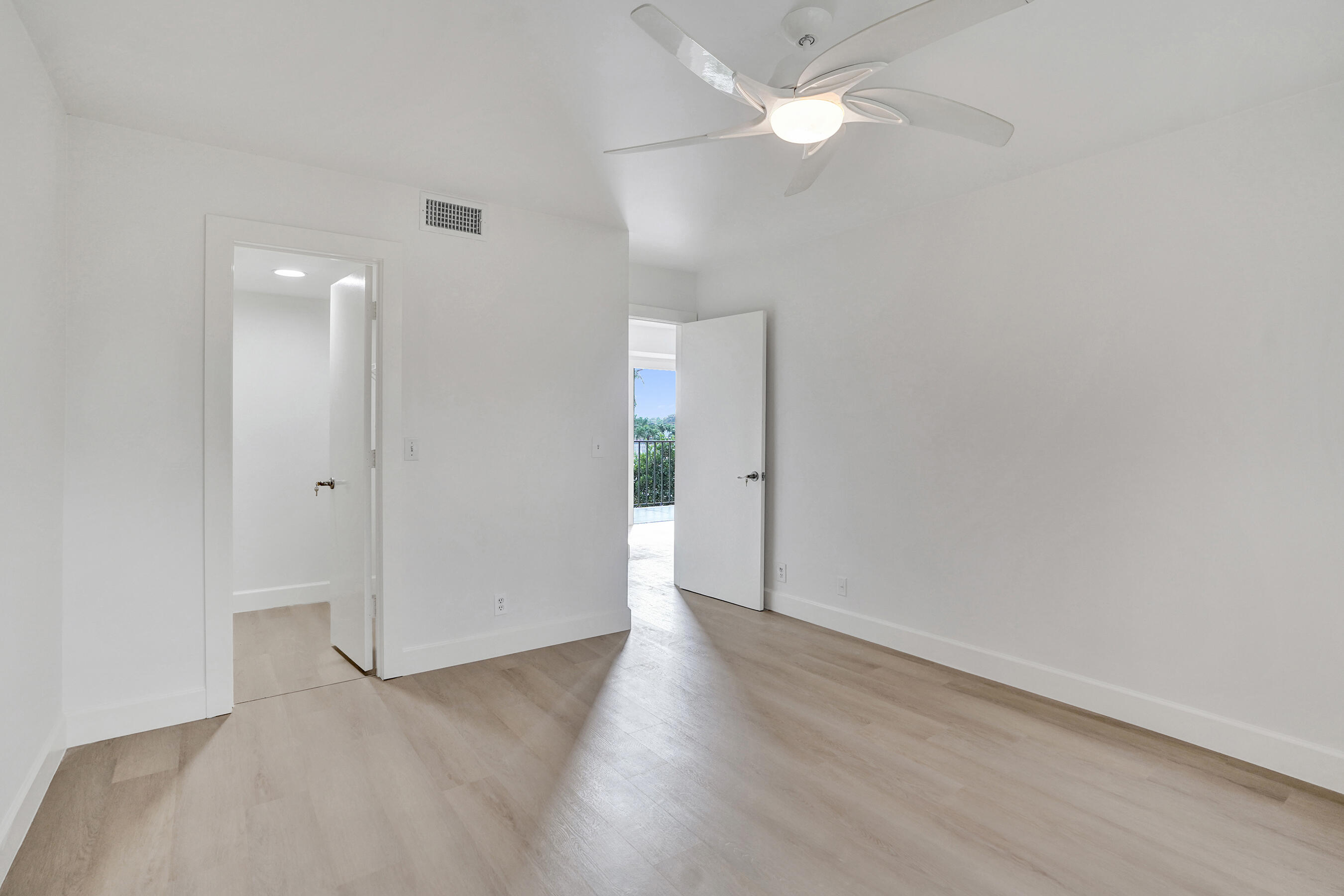 1040 Homewood Boulevard L202