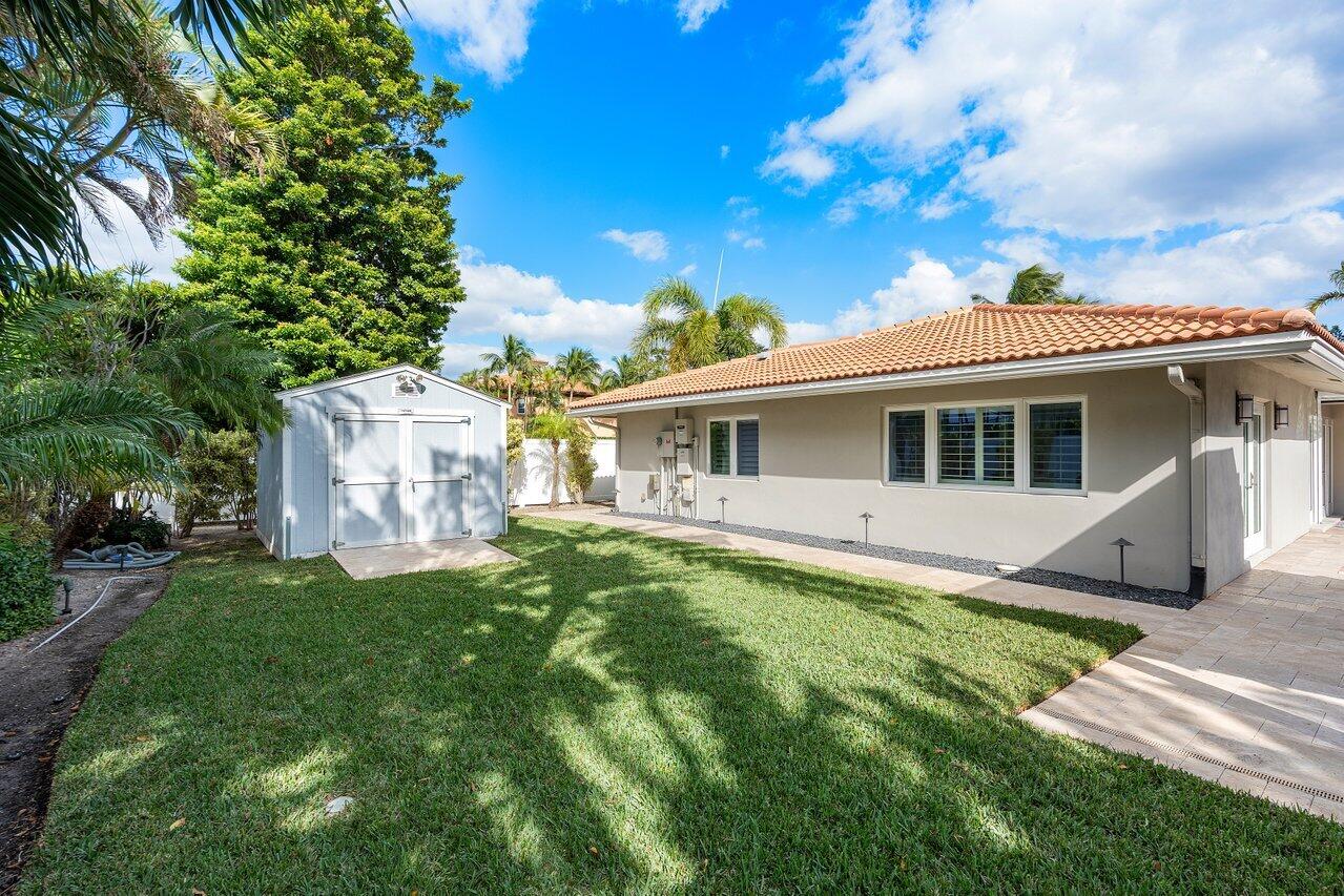1701 Cocoanut Road