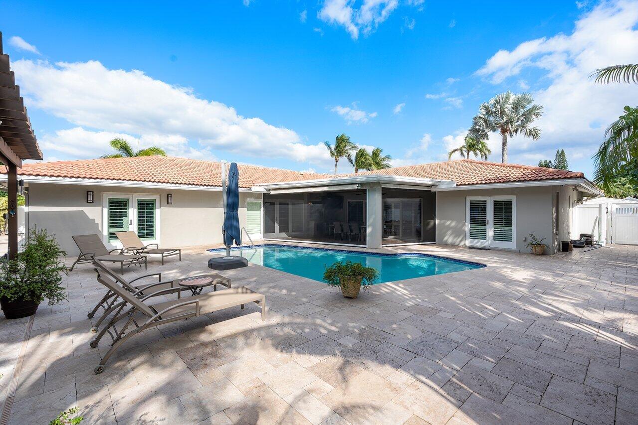 1701 Cocoanut Road