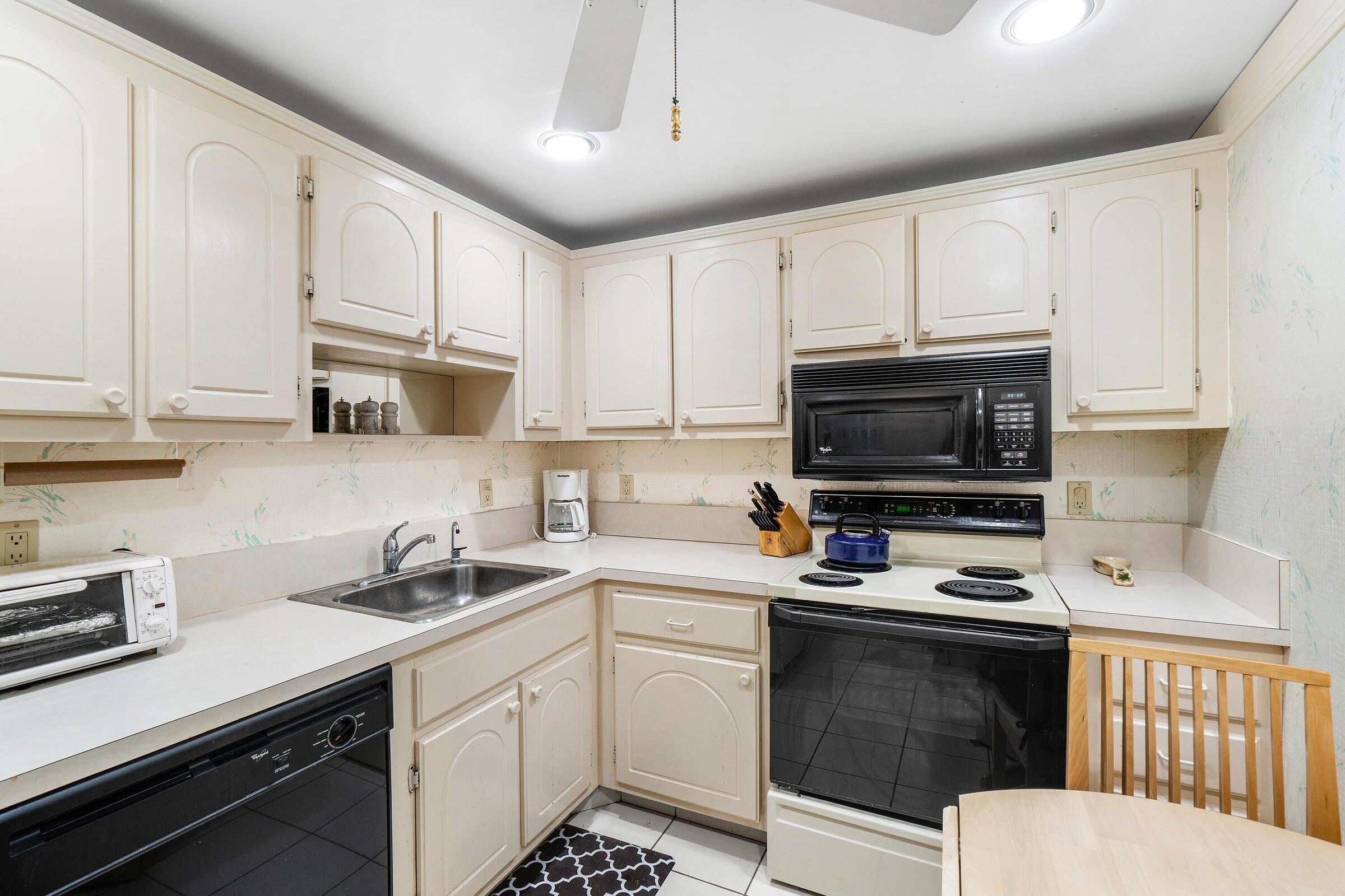 4511 S Ocean Boulevard 206