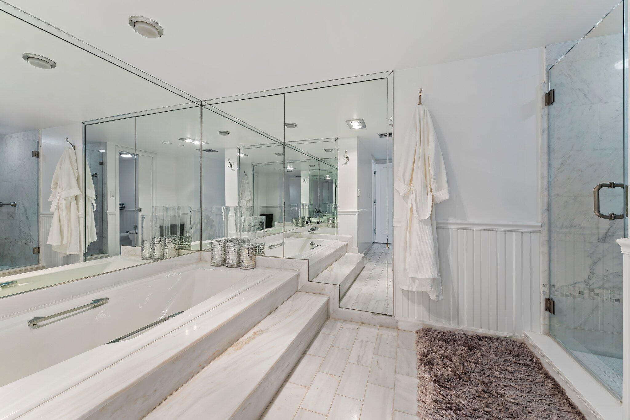 100 Lakeshore Drive 457