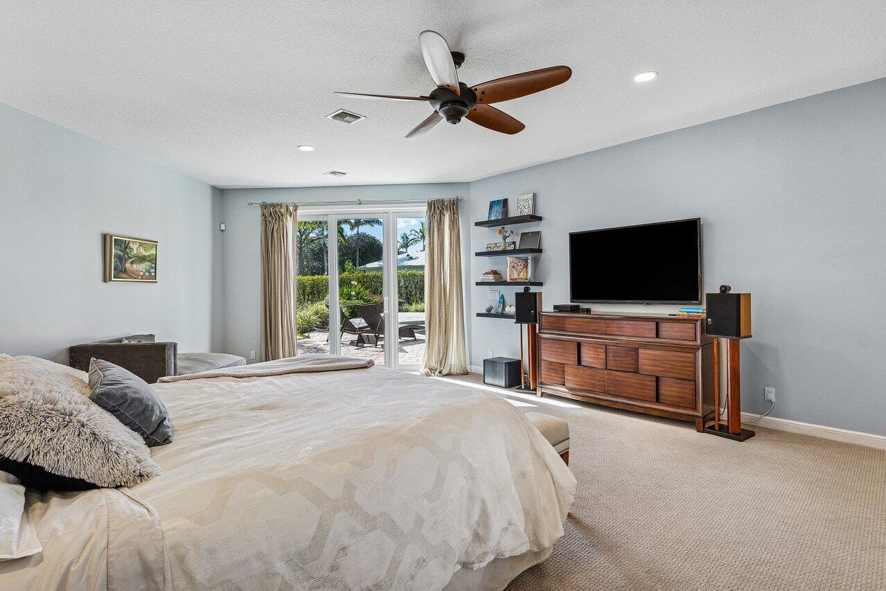 2450 NW 41st Street