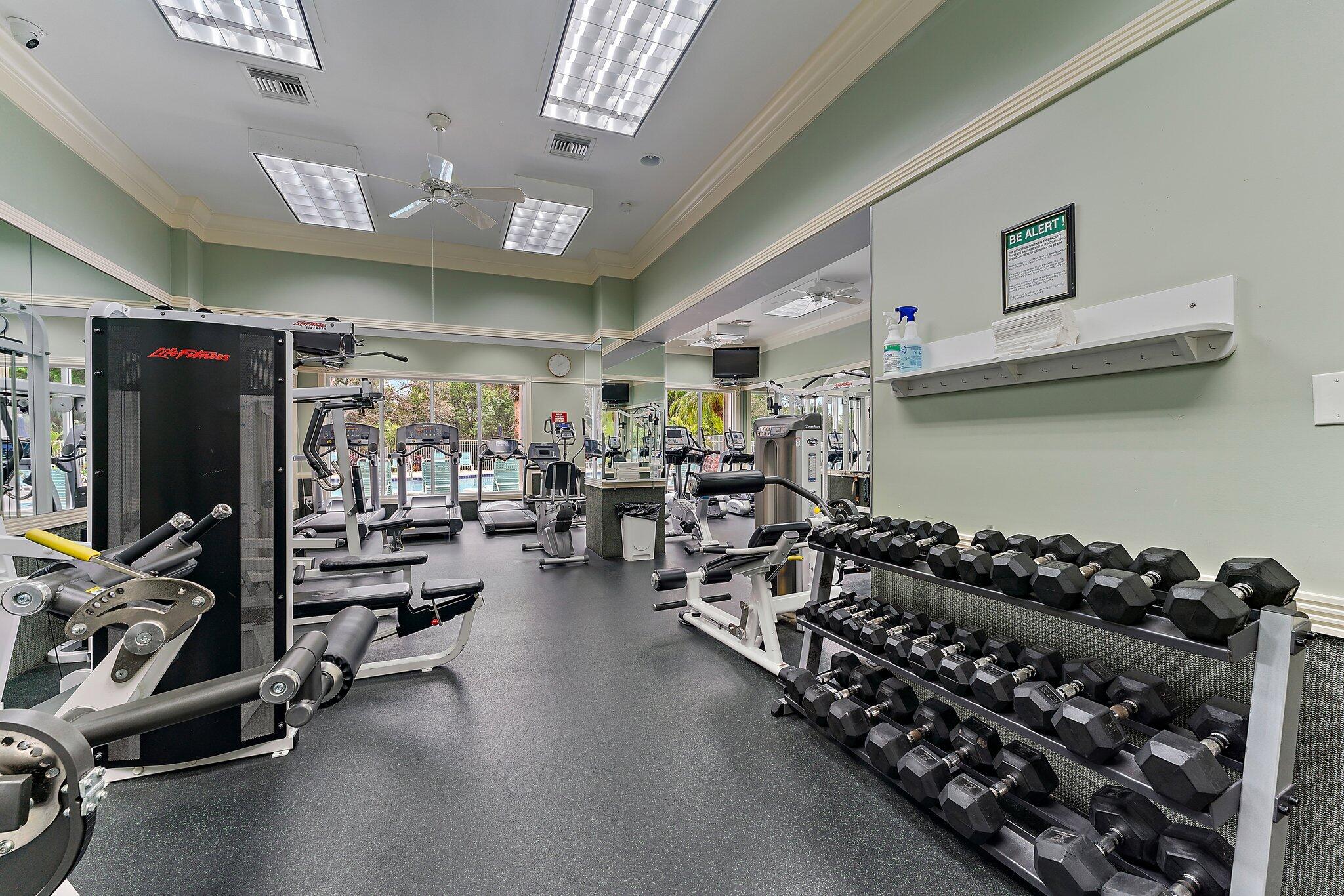 9054 SE Hawks Nest Court