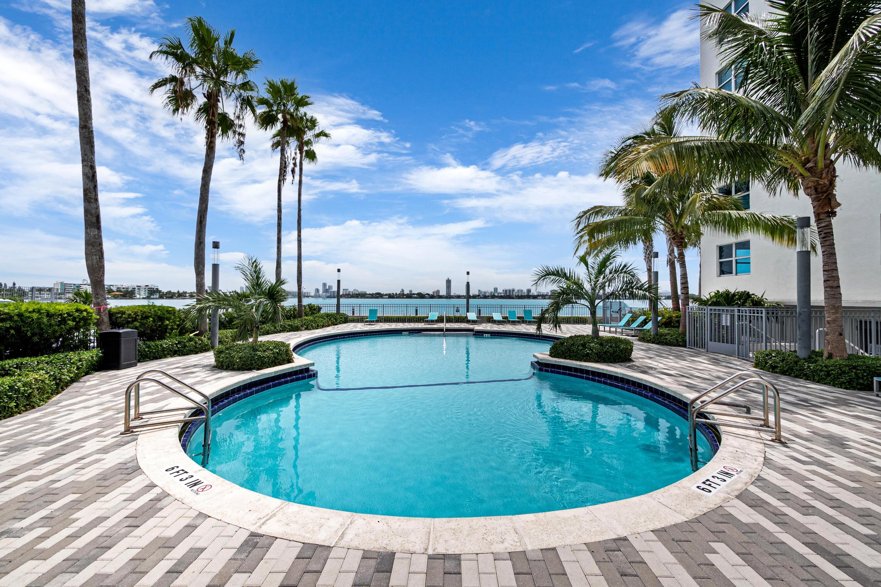 7501 E Treasure Drive 8n