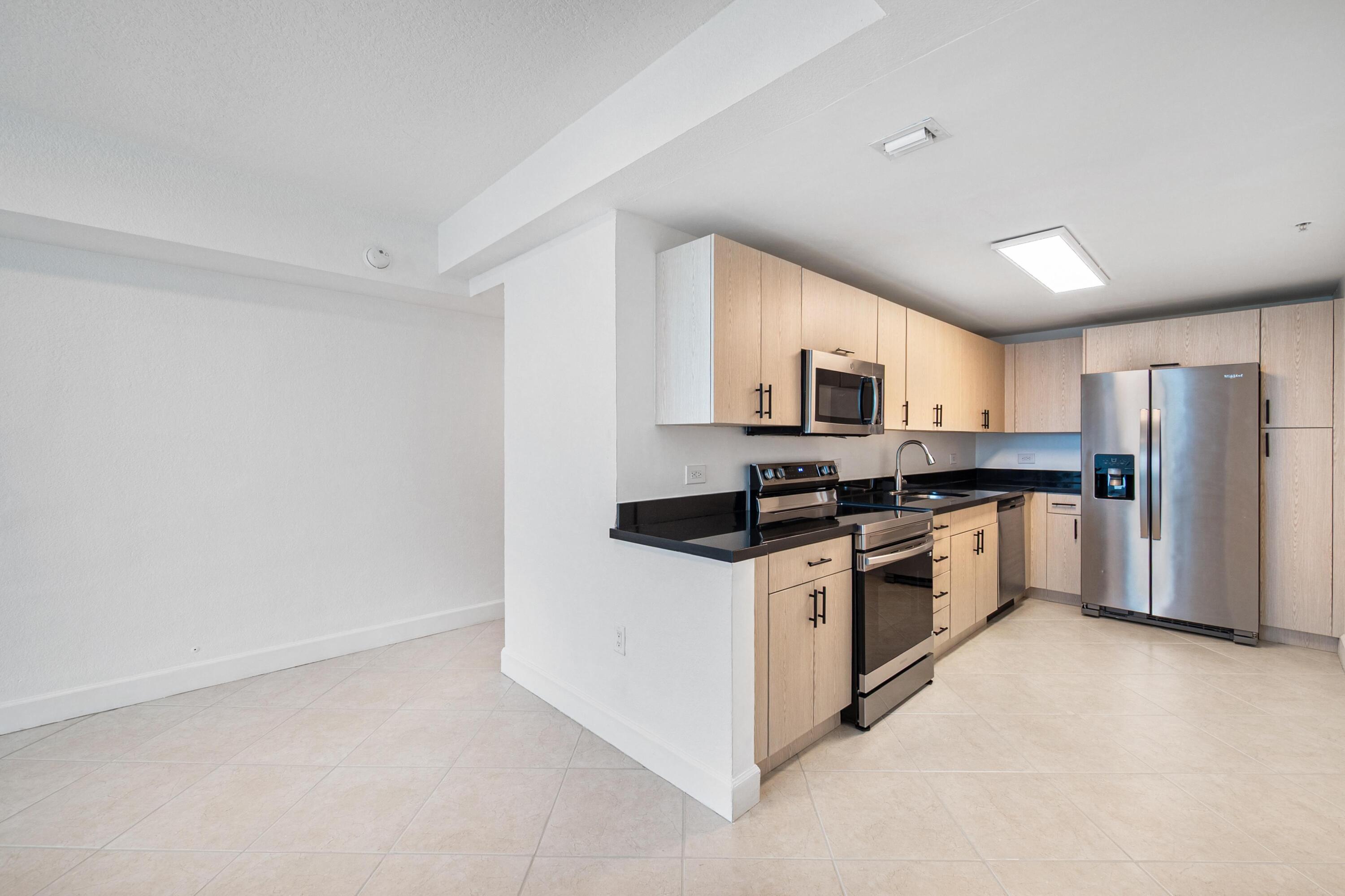 7501 E Treasure Drive 8n