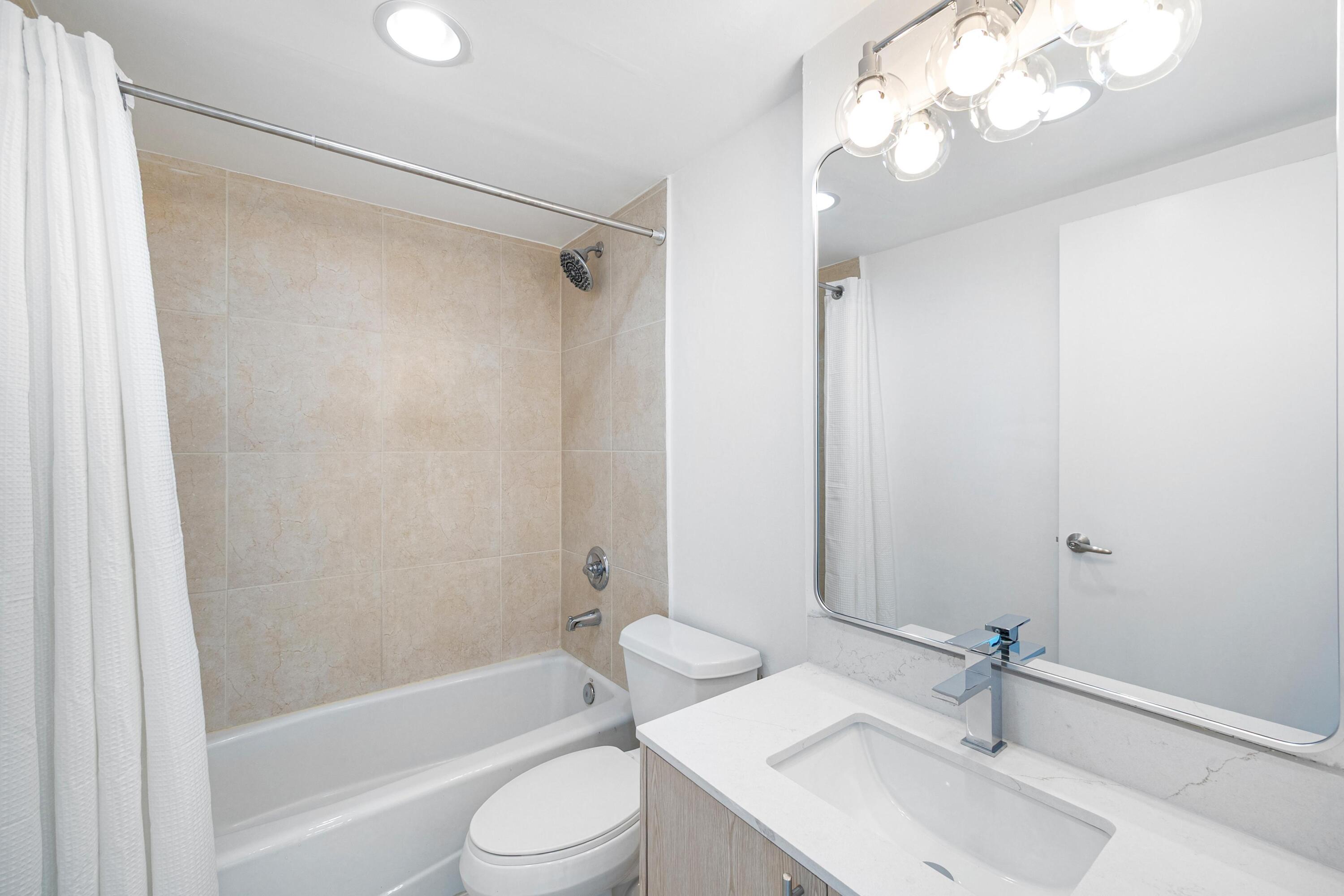 7501 E Treasure Drive 8n