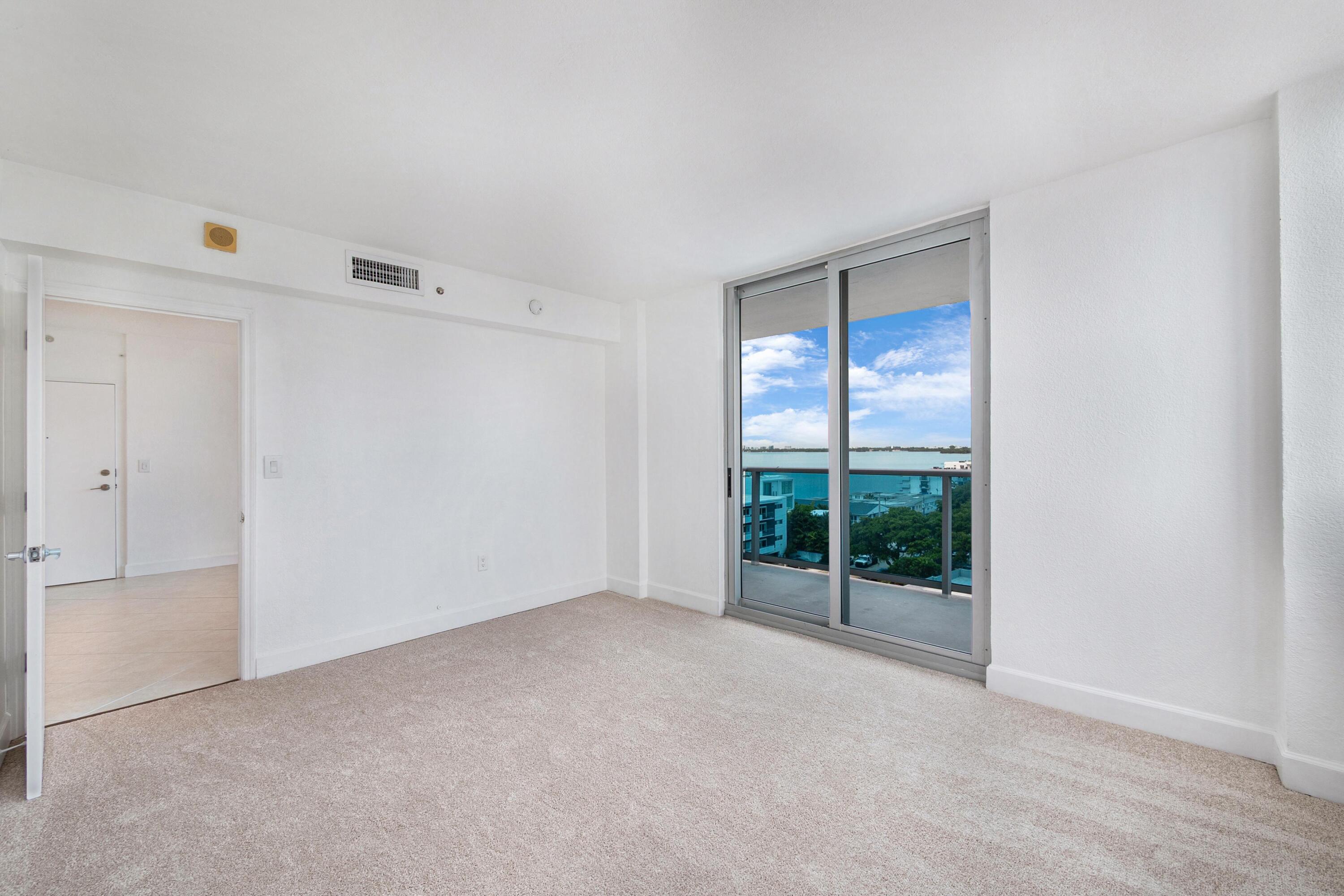 7501 E Treasure Drive 8n