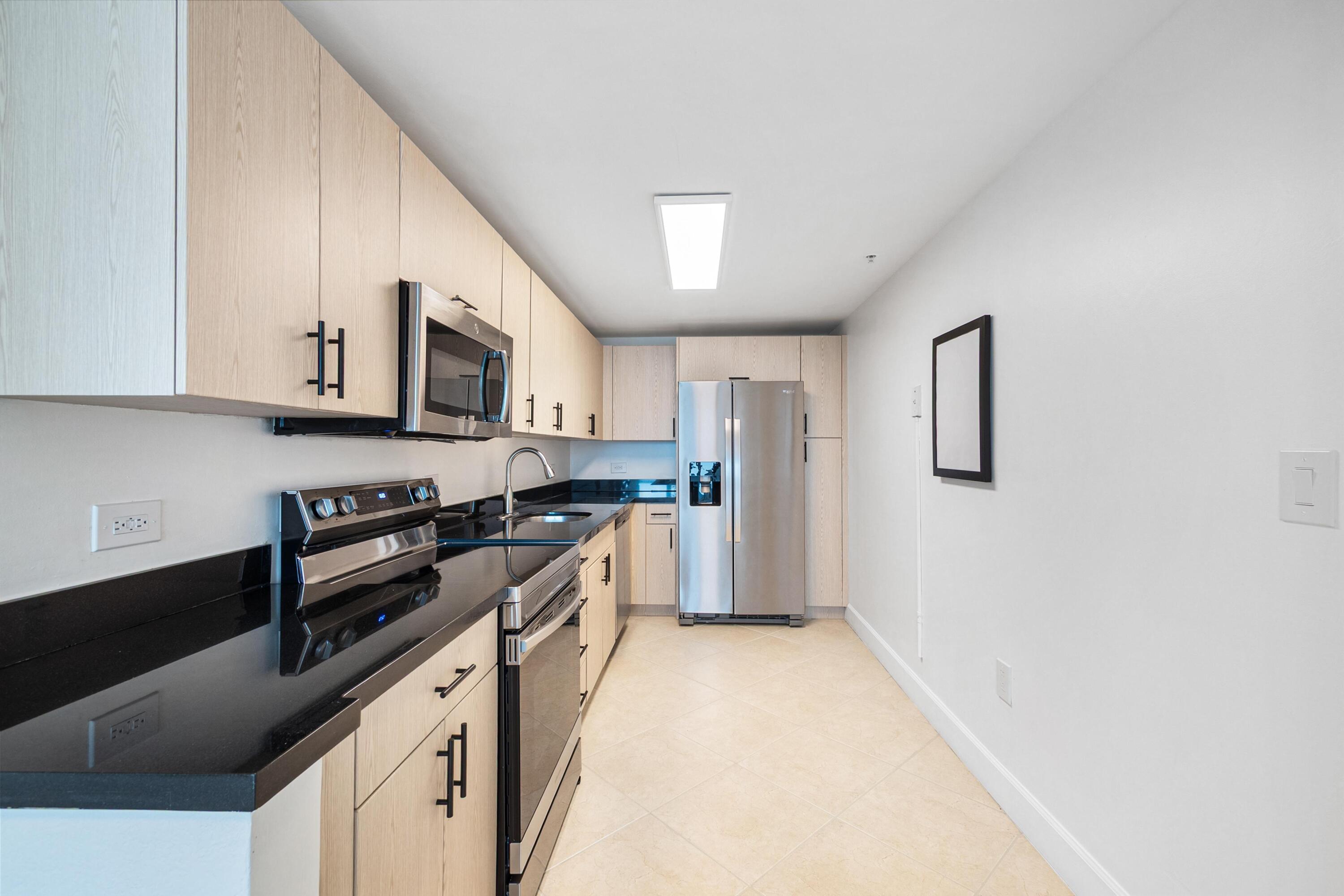 7501 E Treasure Drive 8n