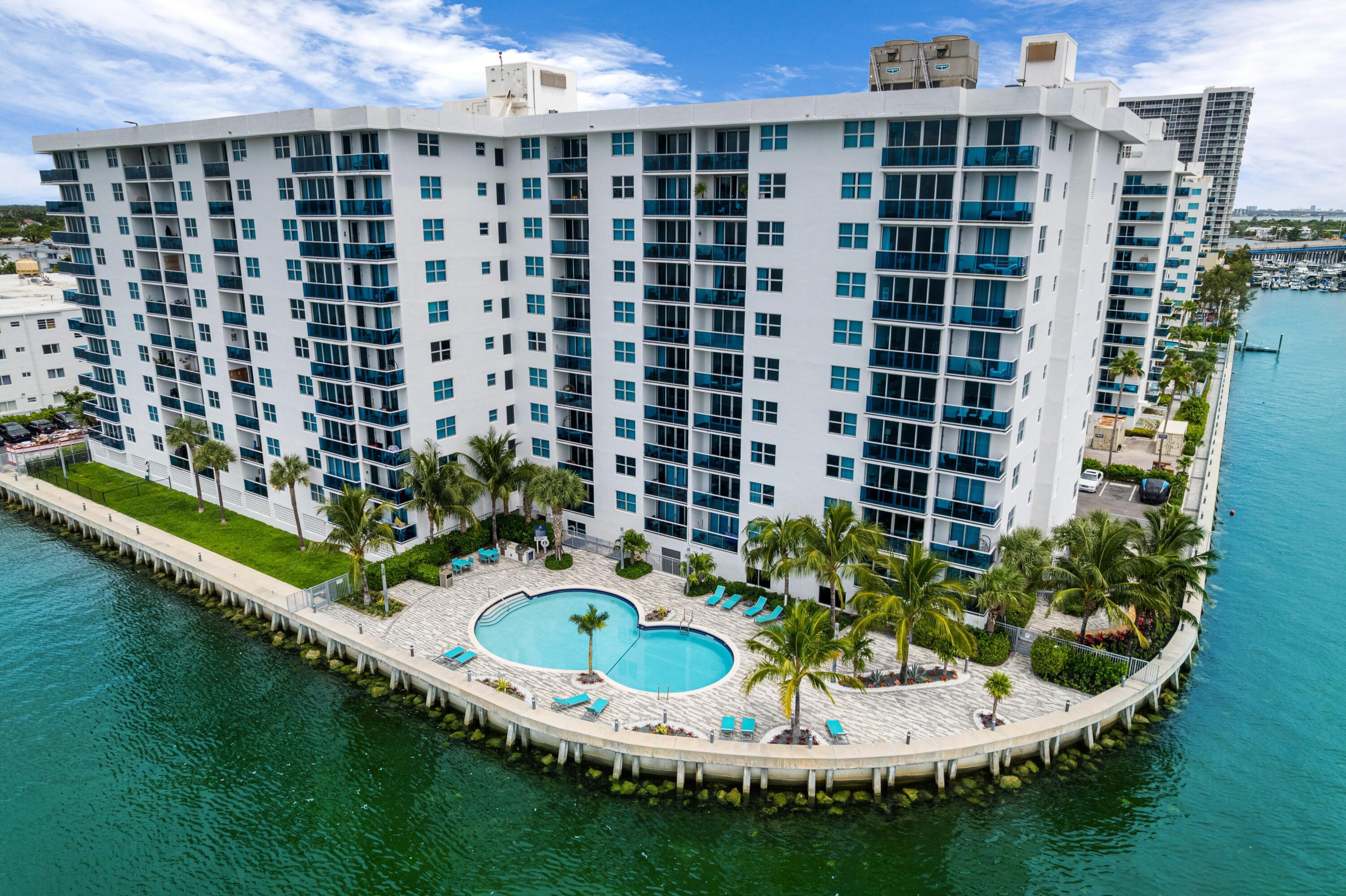 7501 E Treasure Drive 8n