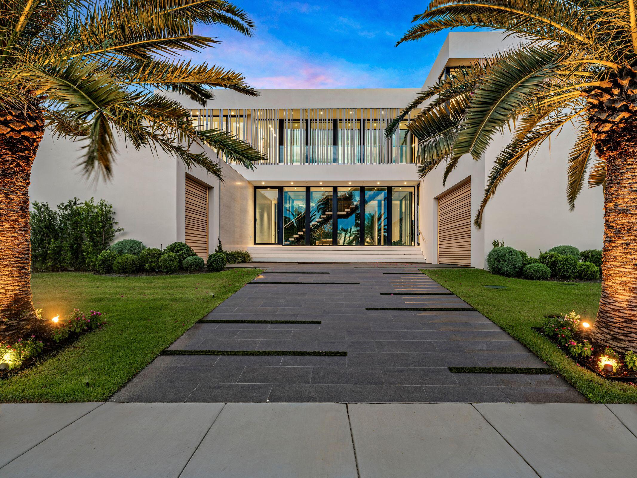 35 Spoonbill Road, Manalapan