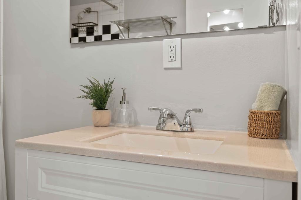 802 Euclid Avenue 303