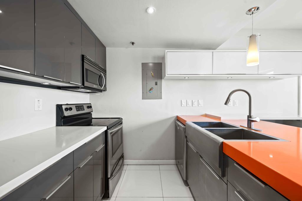 802 Euclid Avenue 303