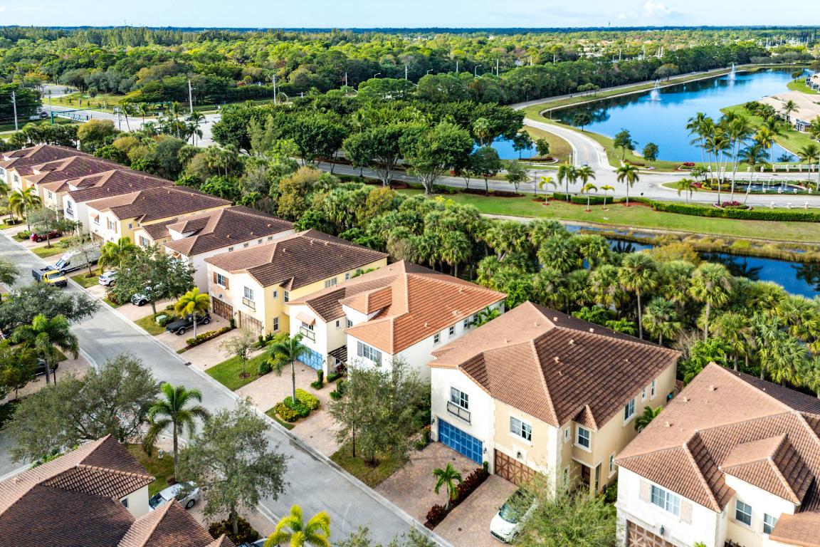 2111 Foxtail View Court, West Palm Beach