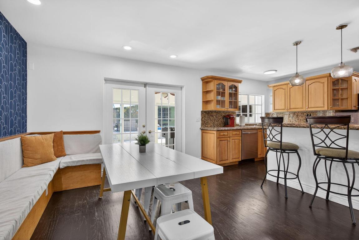 736 NE 34th Court, Oakland Park