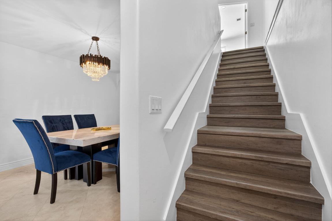 736 NE 34th Court, Oakland Park