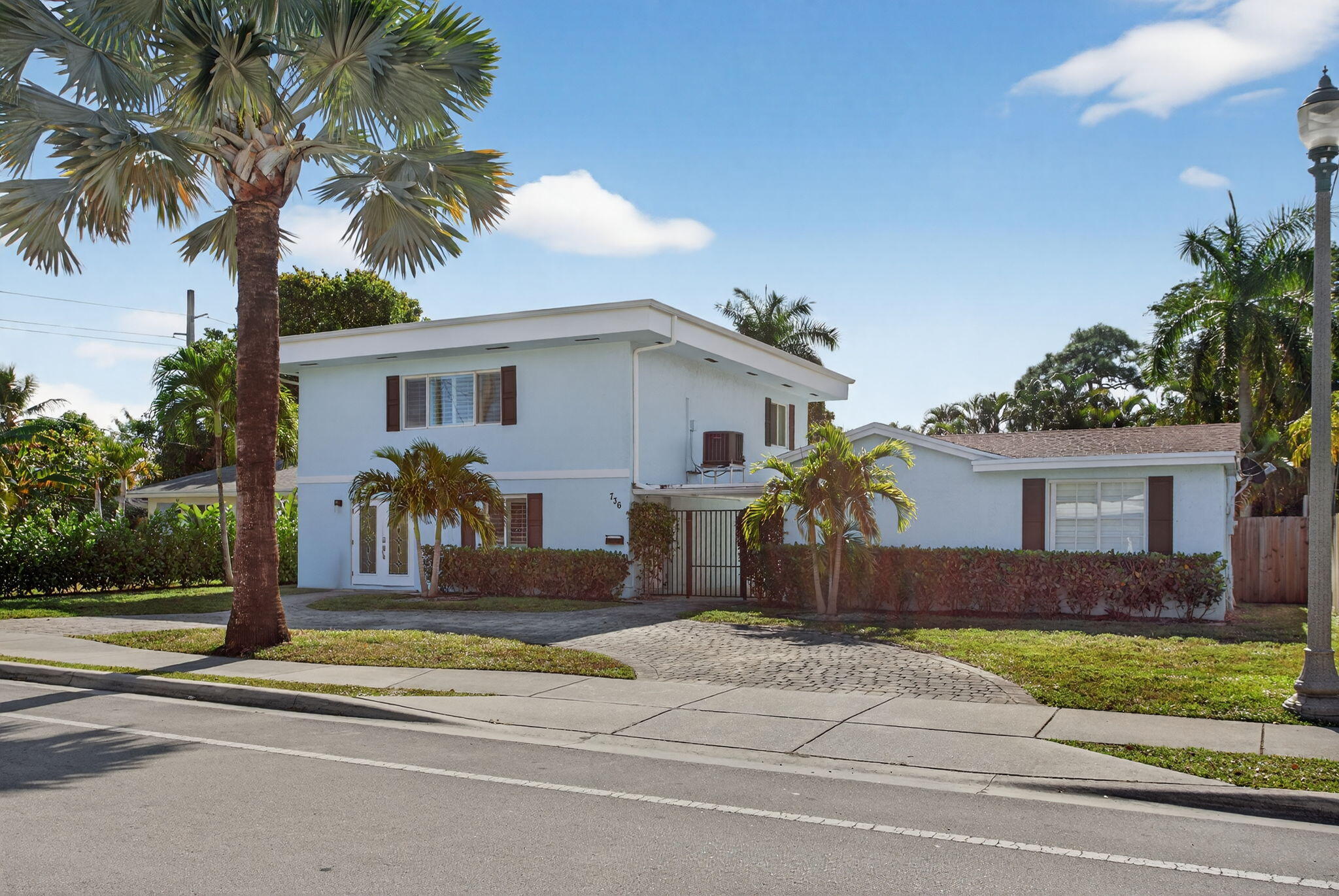 736 NE 34th Court, Oakland Park