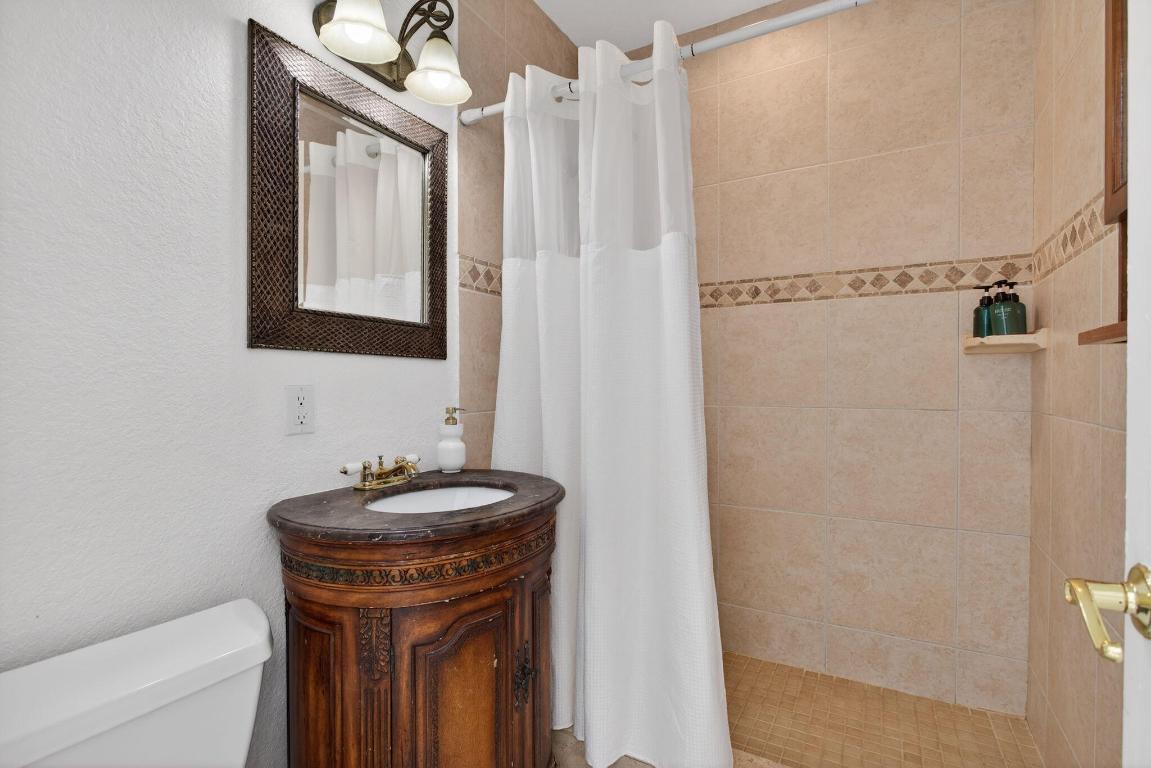 736 NE 34th Court, Oakland Park