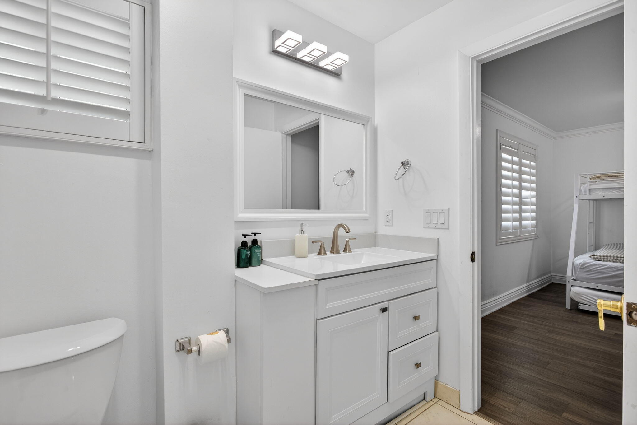 736 NE 34th Court, Oakland Park