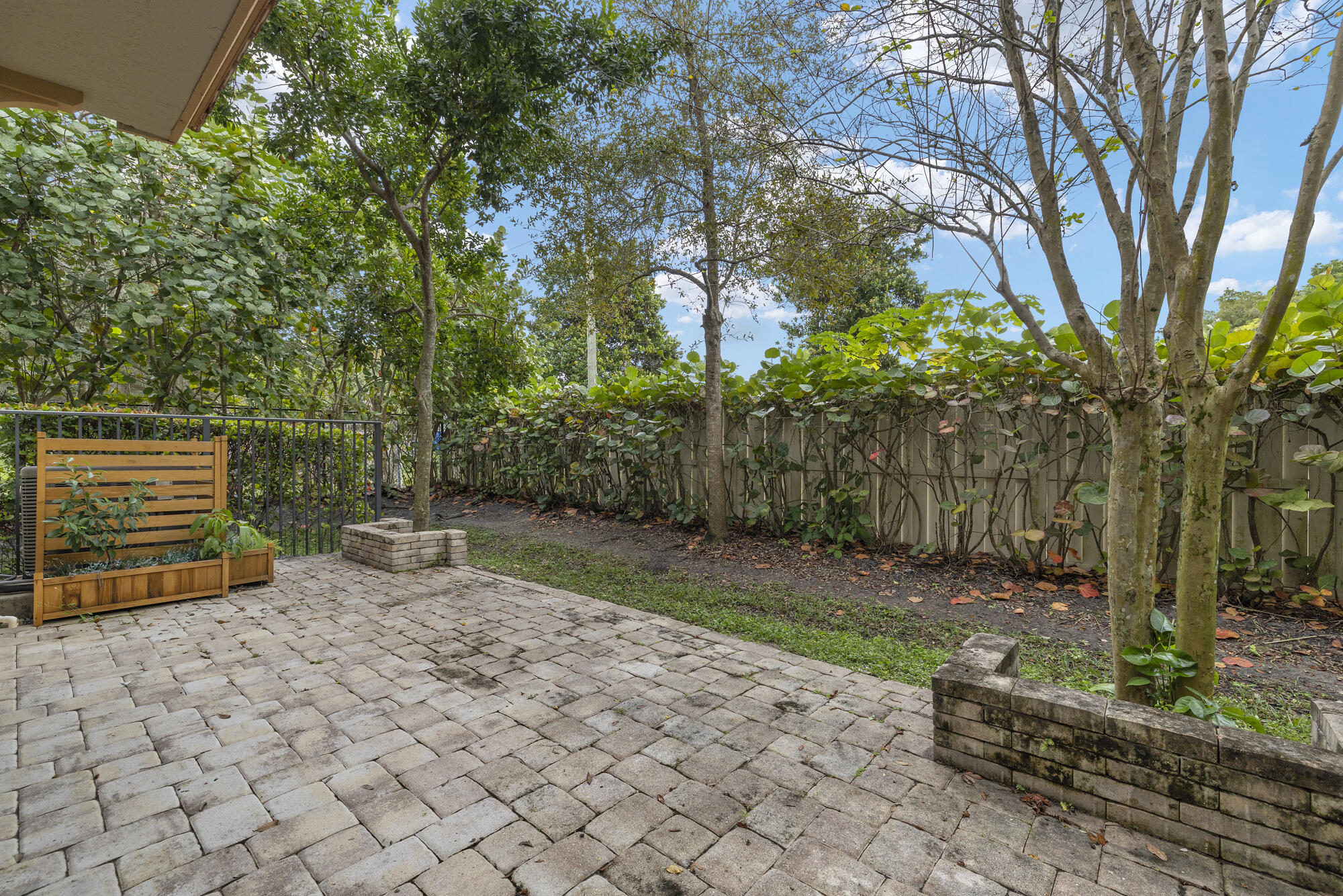 3950 Devenshire Court
