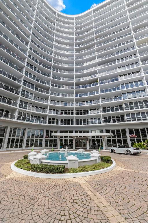 4100 Galt Ocean Drive 910