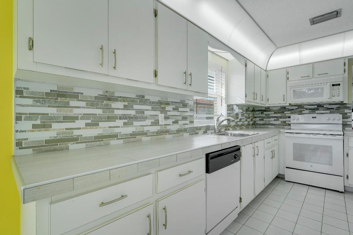 13679 Date Palm Court B