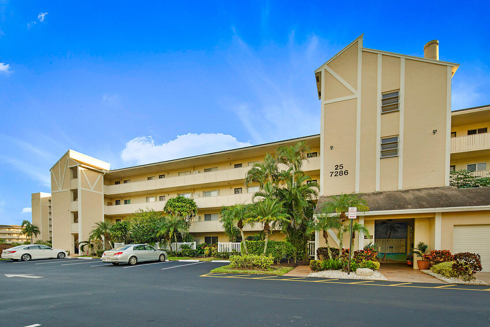 7286 Huntington Lane 204