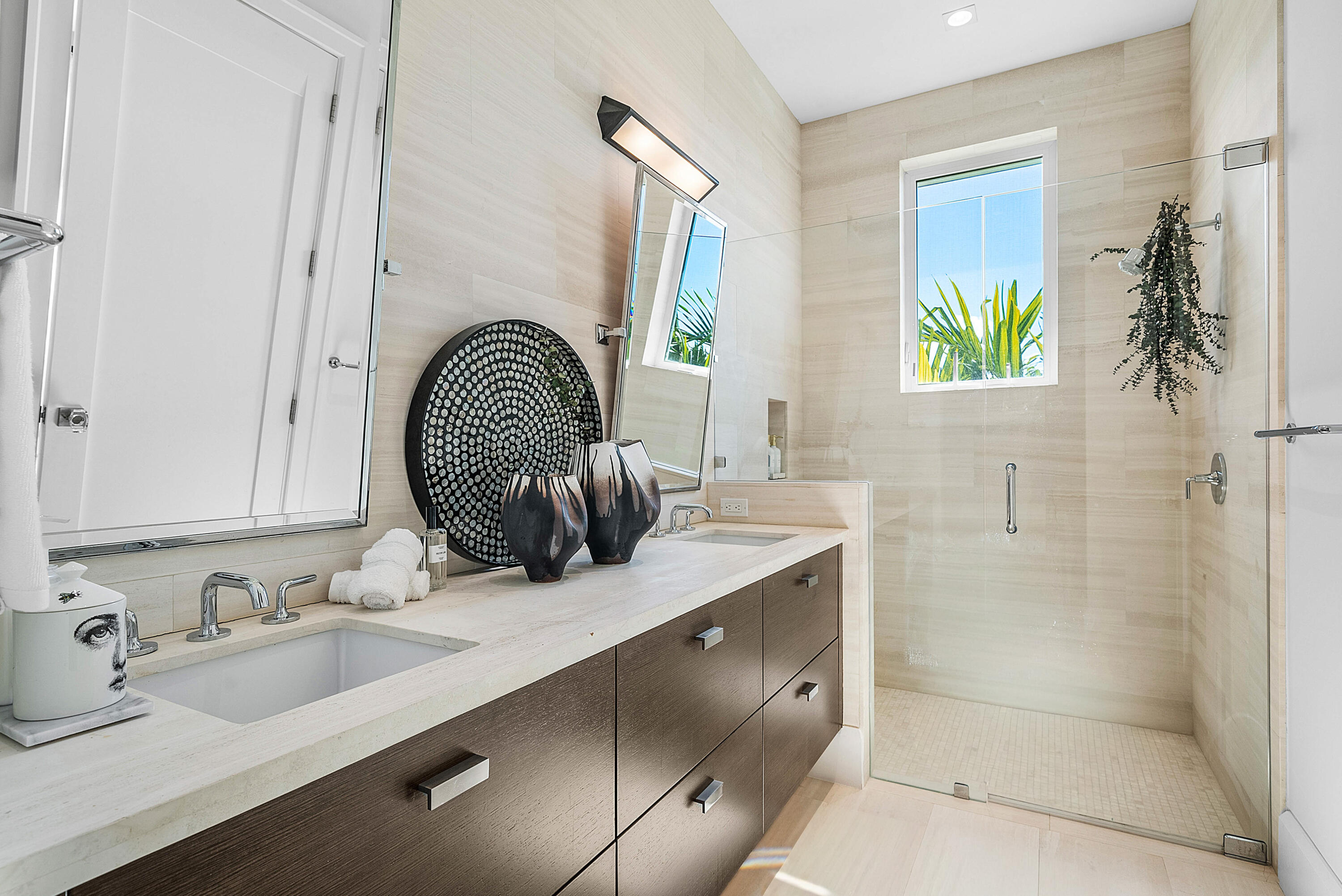 896 NE Mulberry Drive