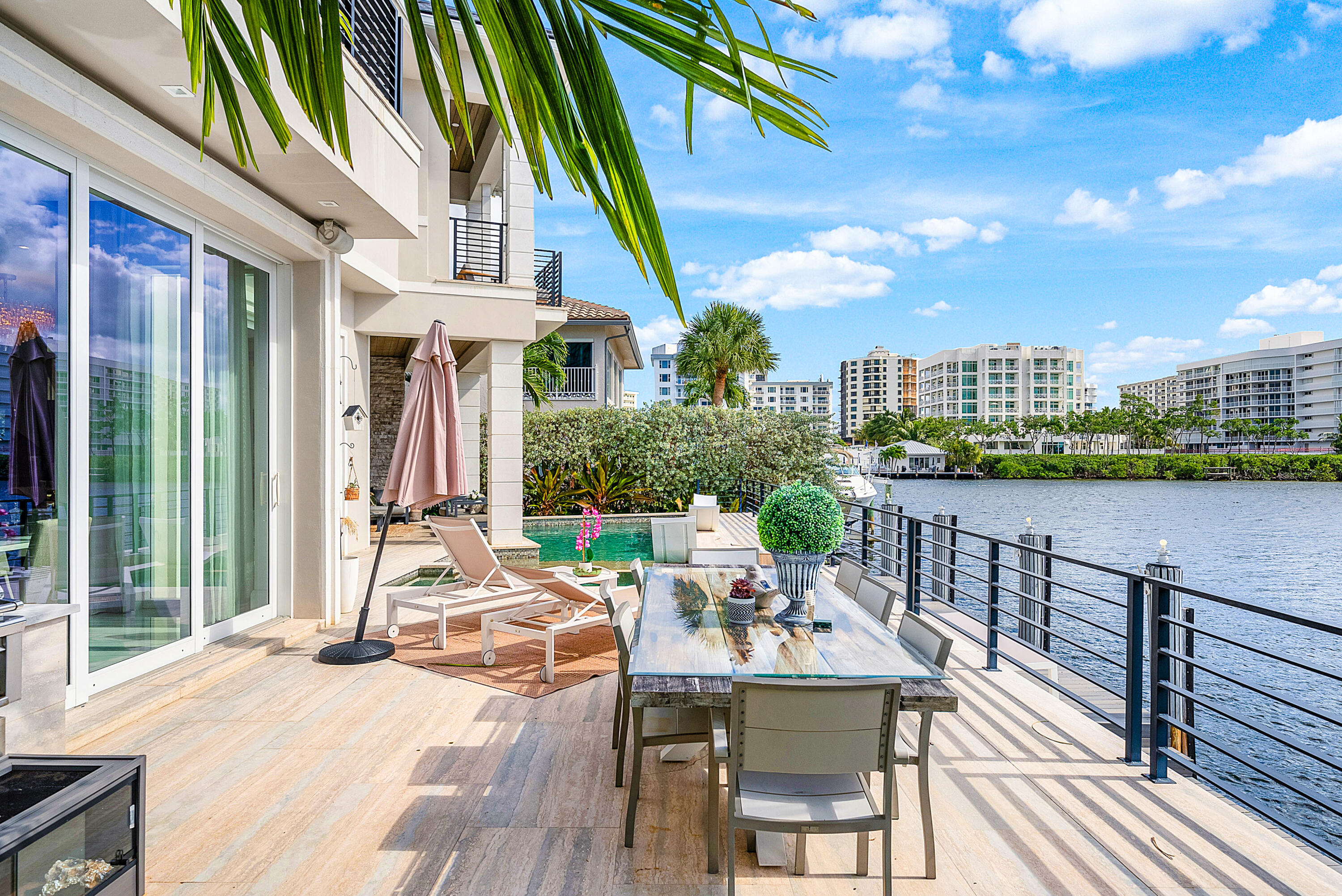 896 NE Mulberry Drive