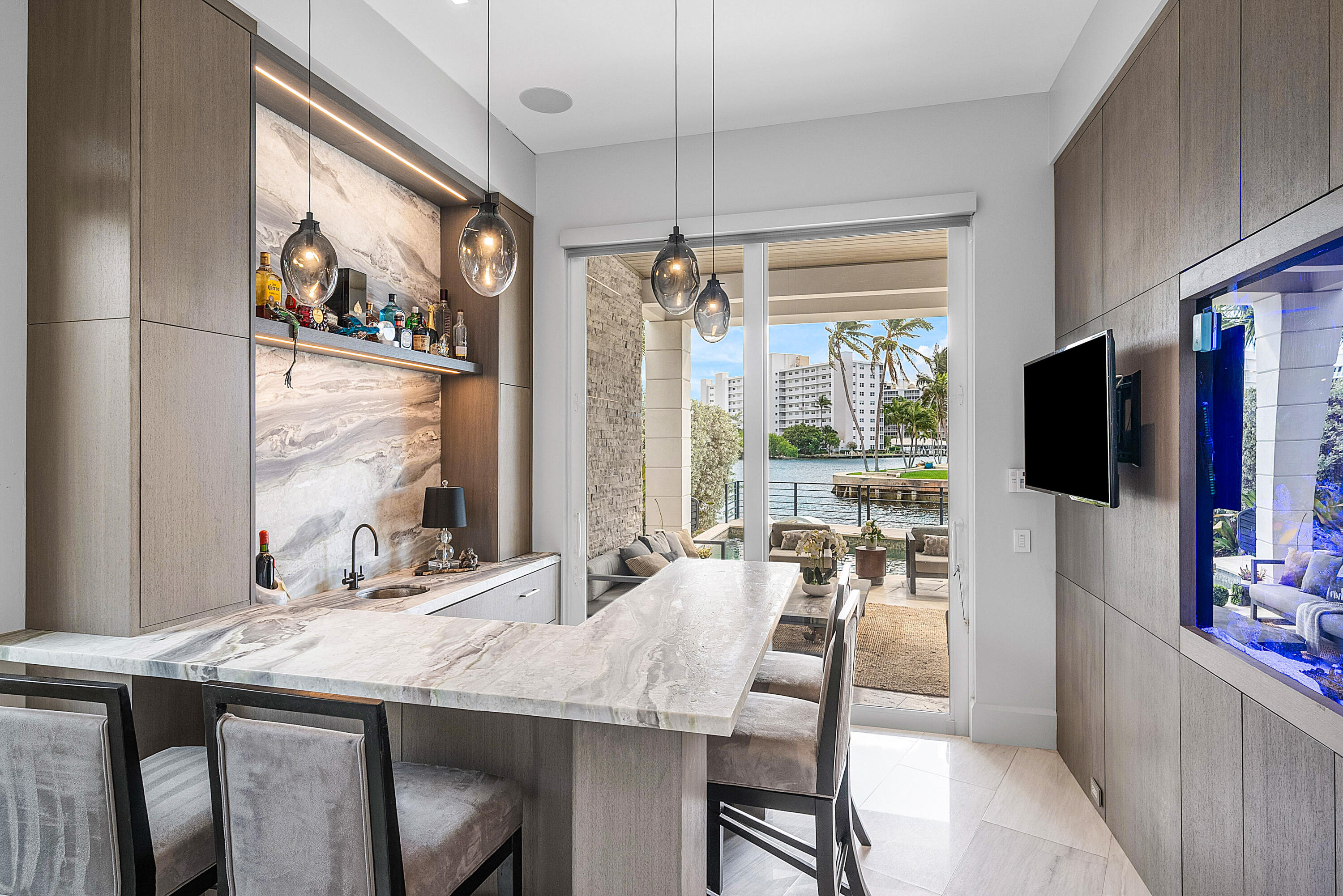 896 NE Mulberry Drive