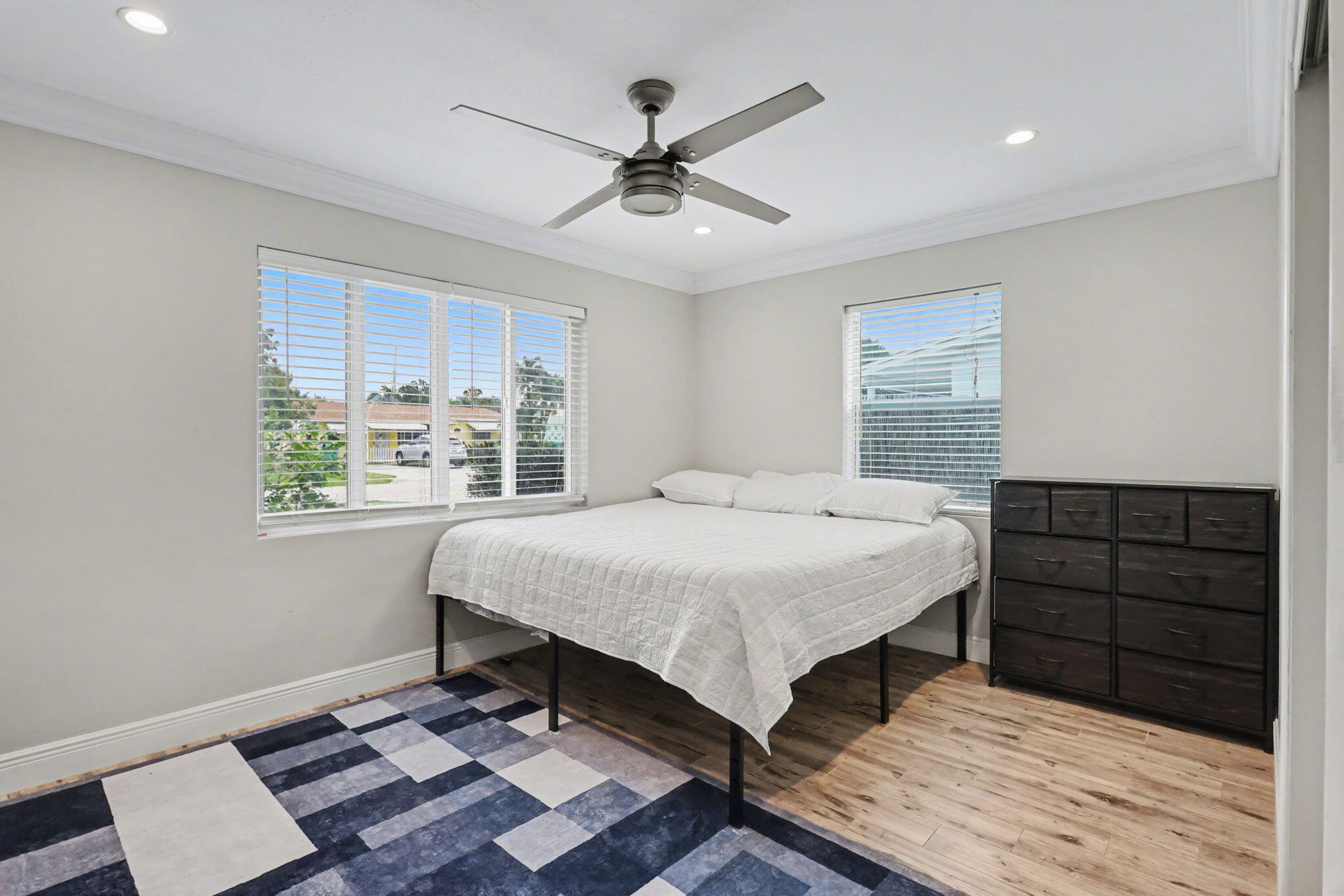 124 SW 11th Avenue