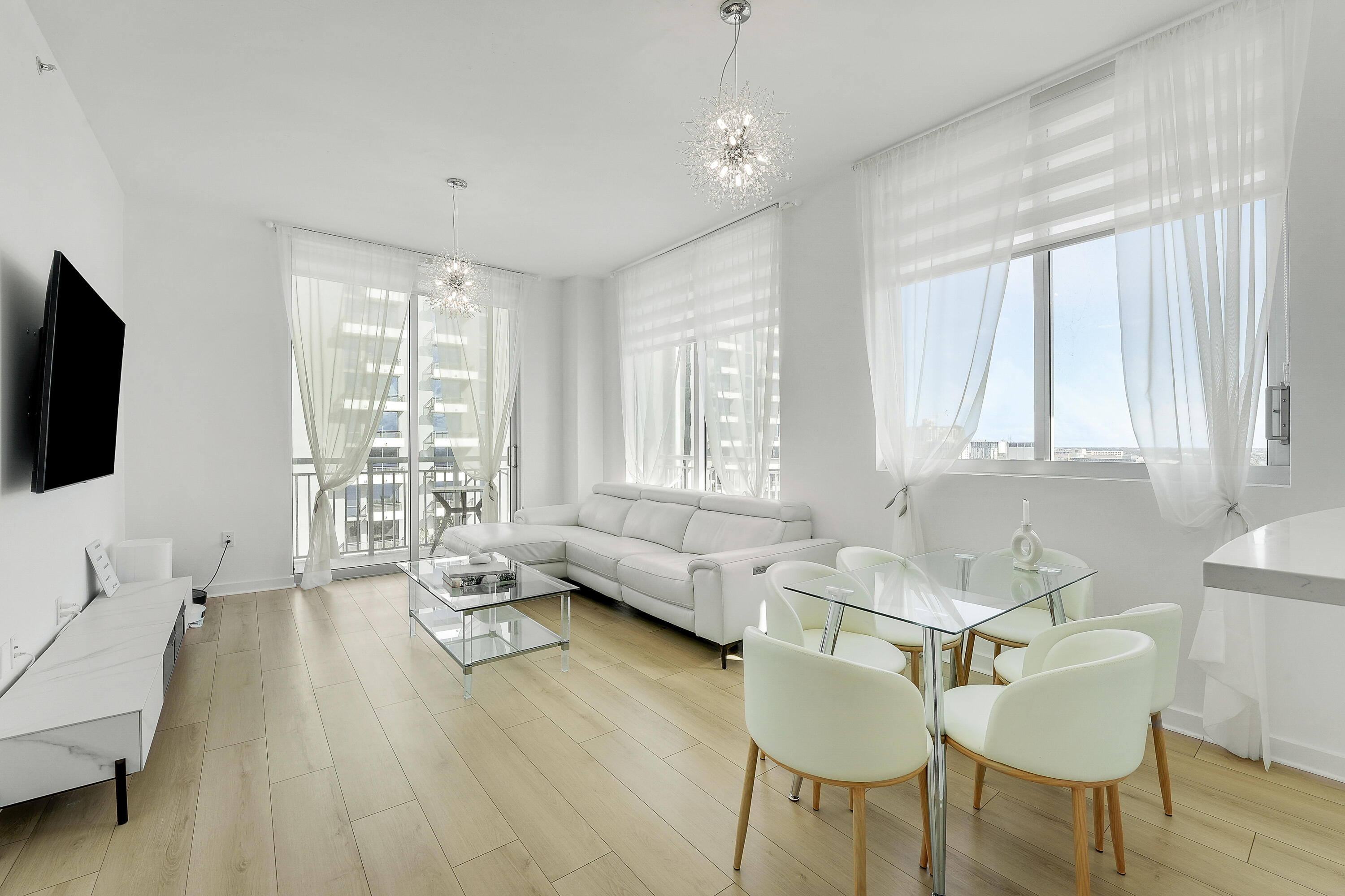 300 S Australian Avenue 1218