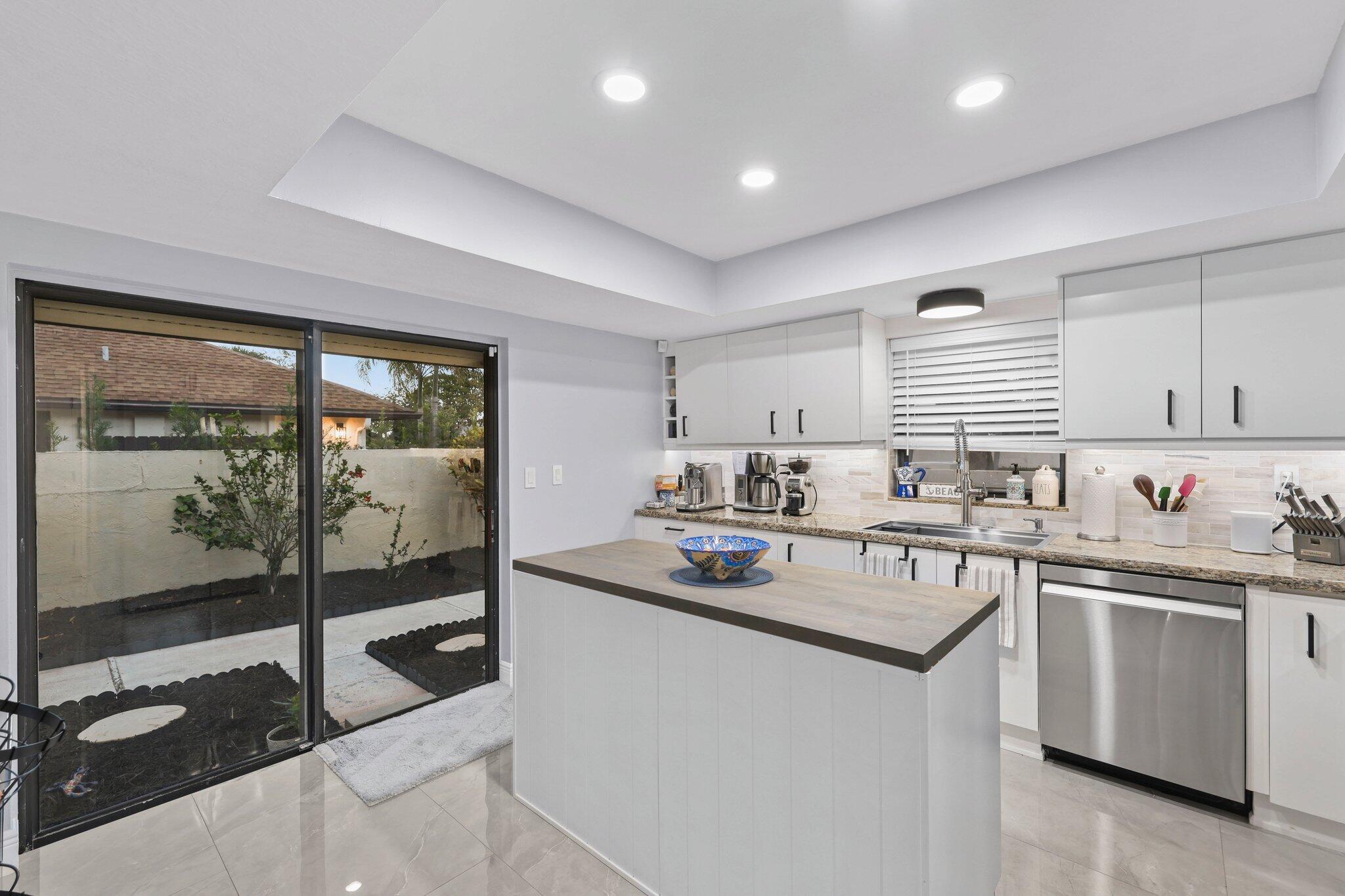 400 SW 28th Avenue
