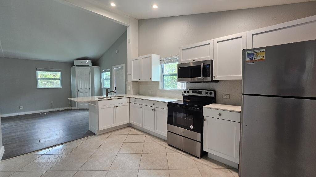 3593 Elizabeth Street