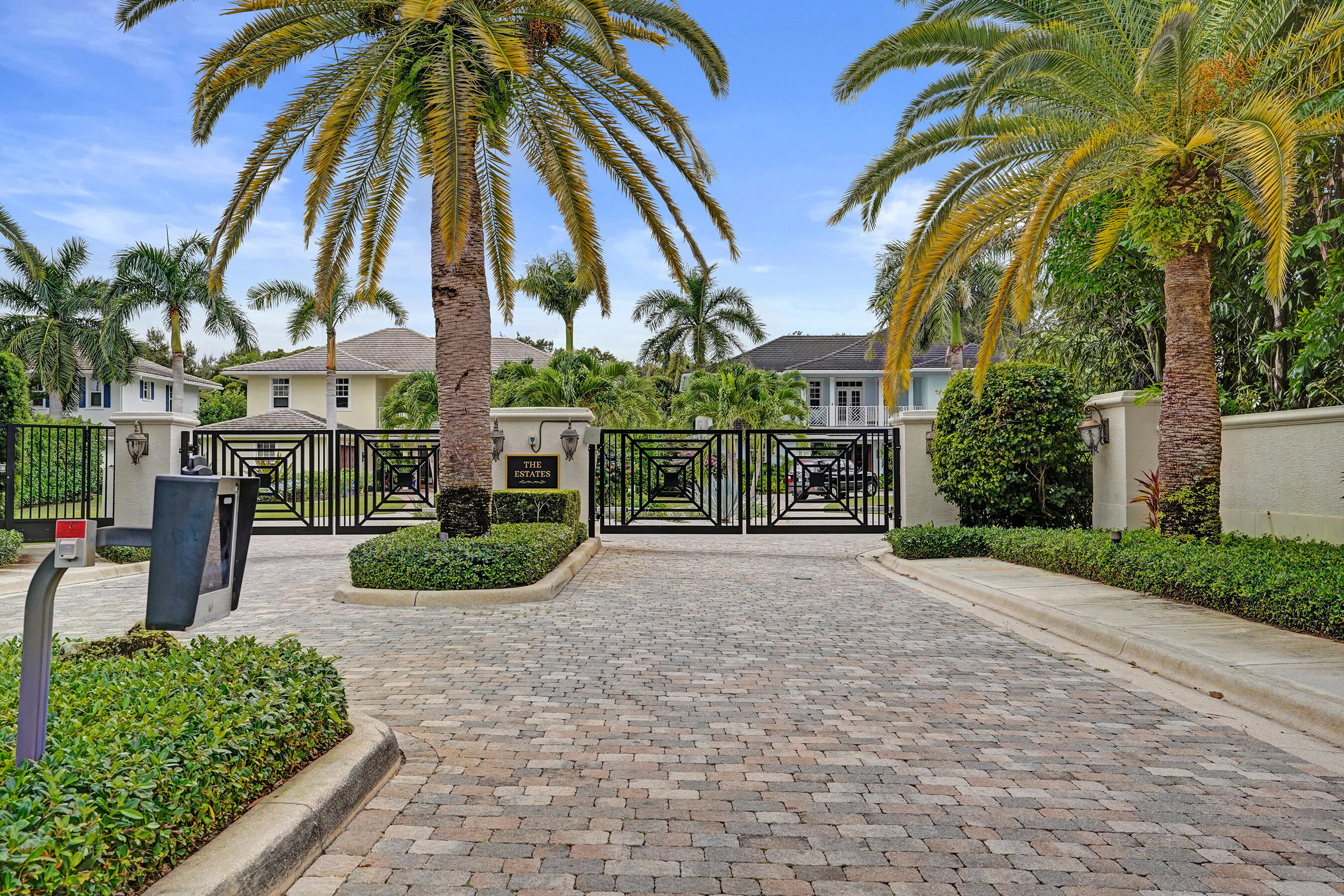 2590 Estates Drive 10