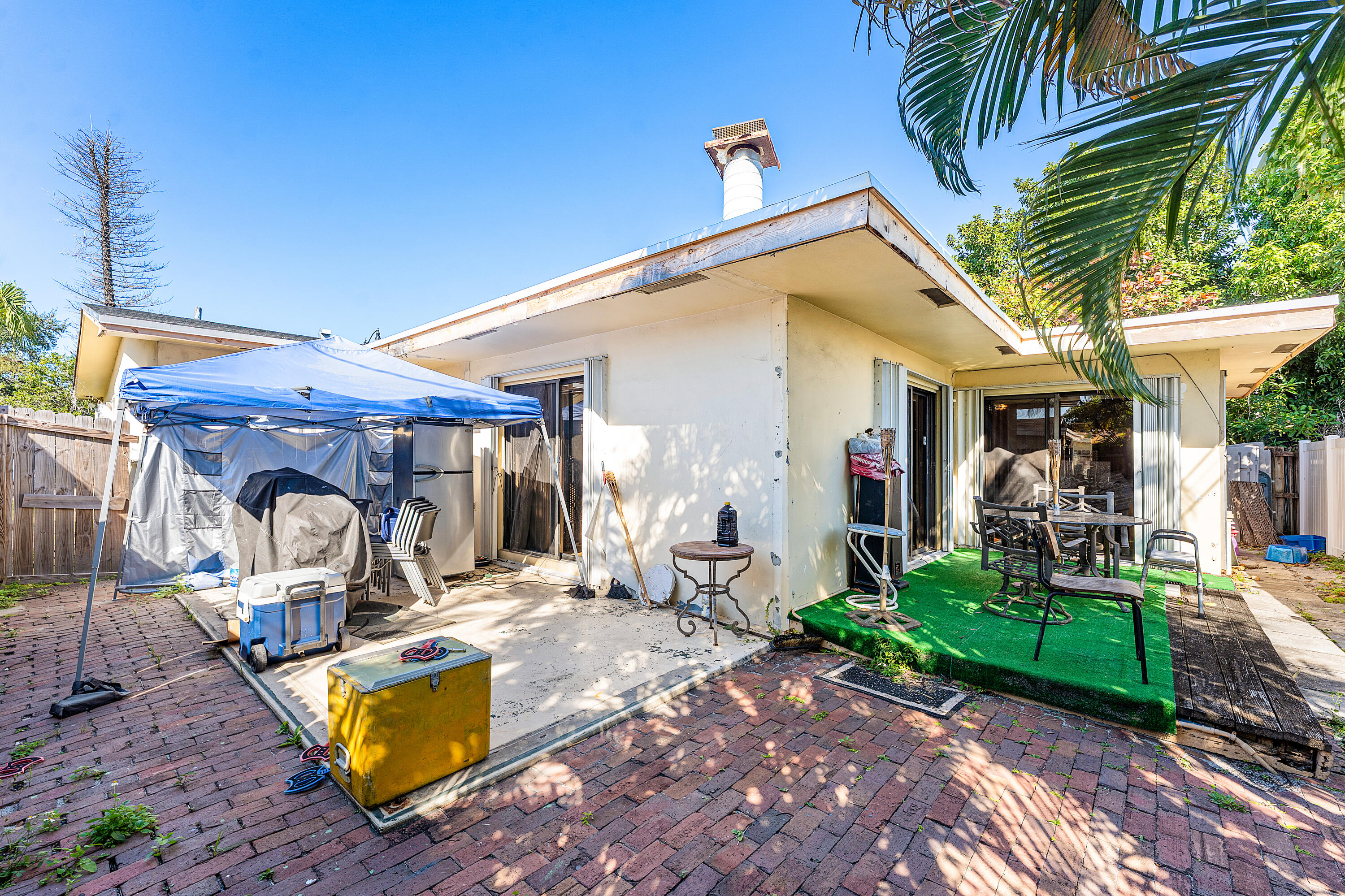 3680 NE 15th Terrace