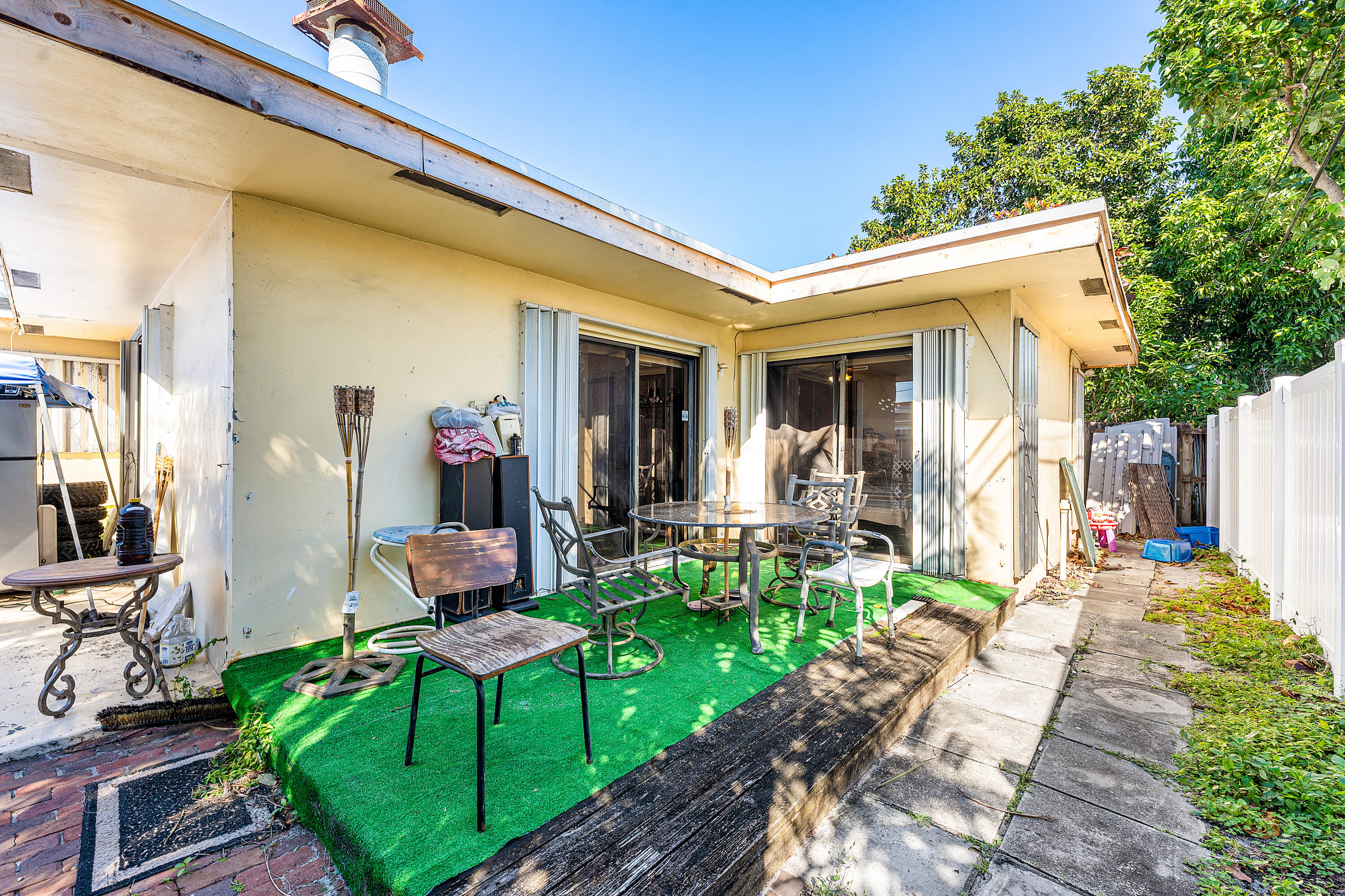 3680 NE 15th Terrace