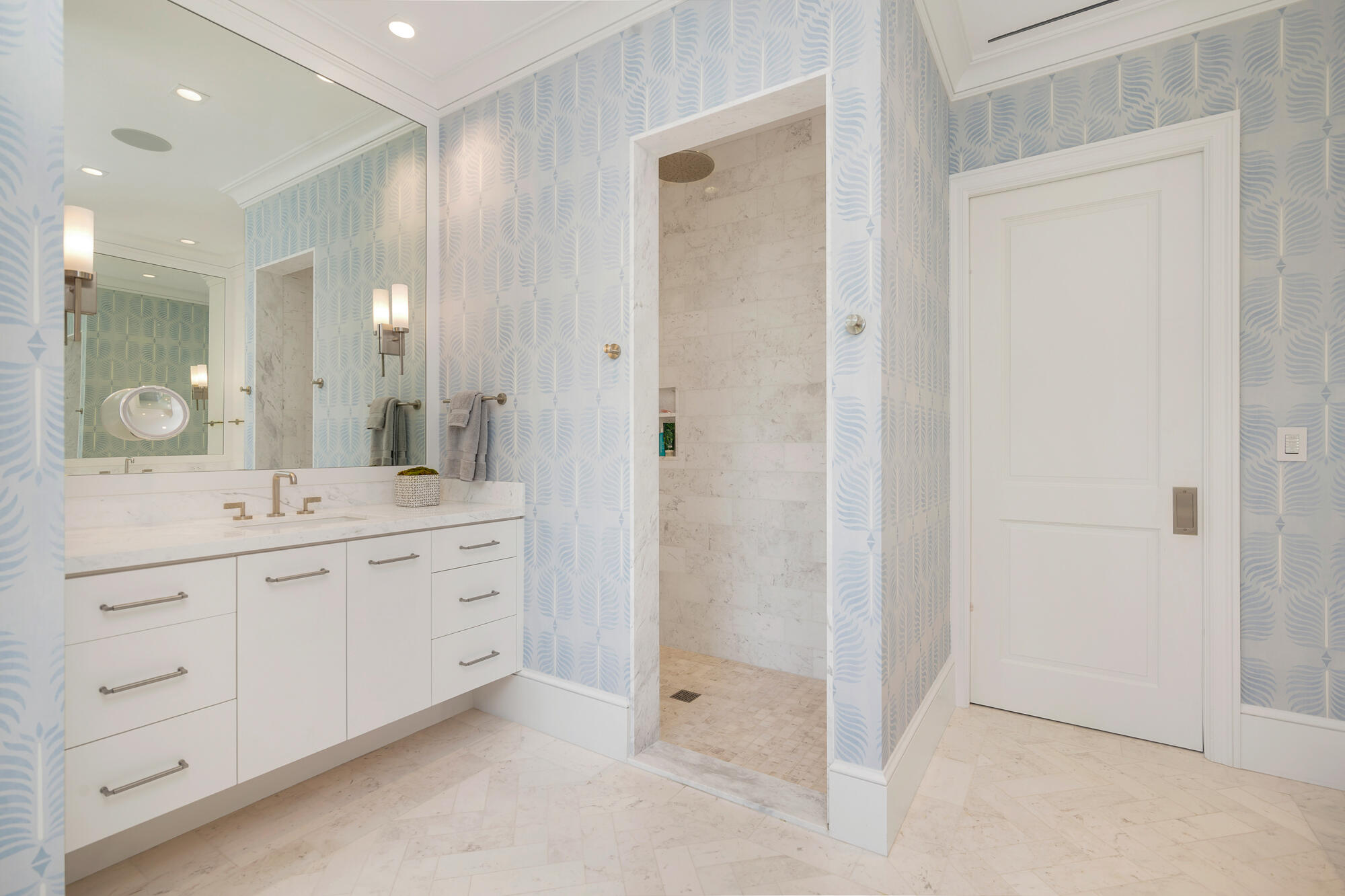 218 Everglade Avenue