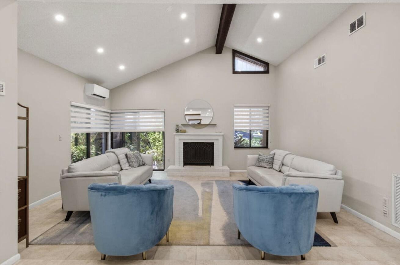 7745 Stanway Place E