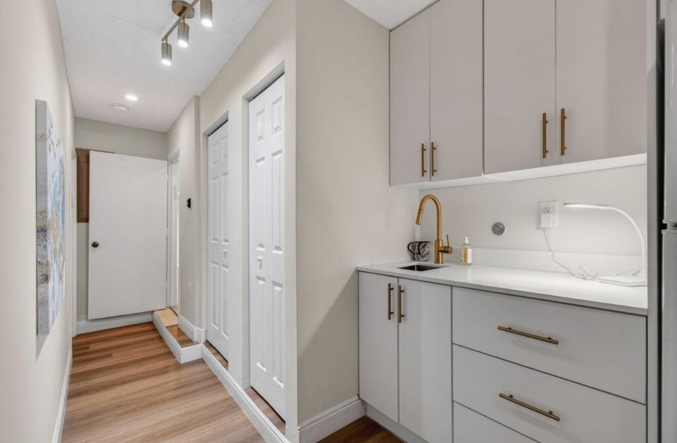 7745 Stanway Place E