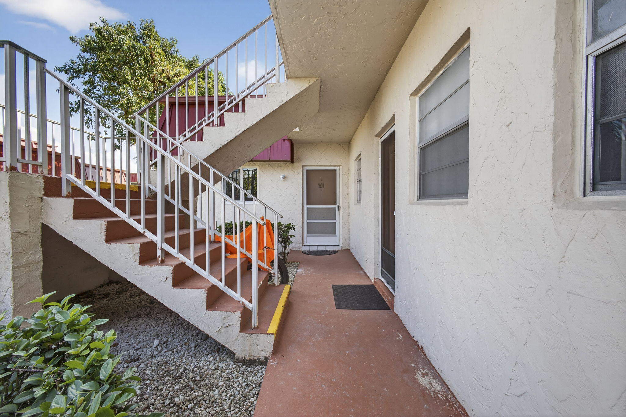 12020 W Greenway Drive 102